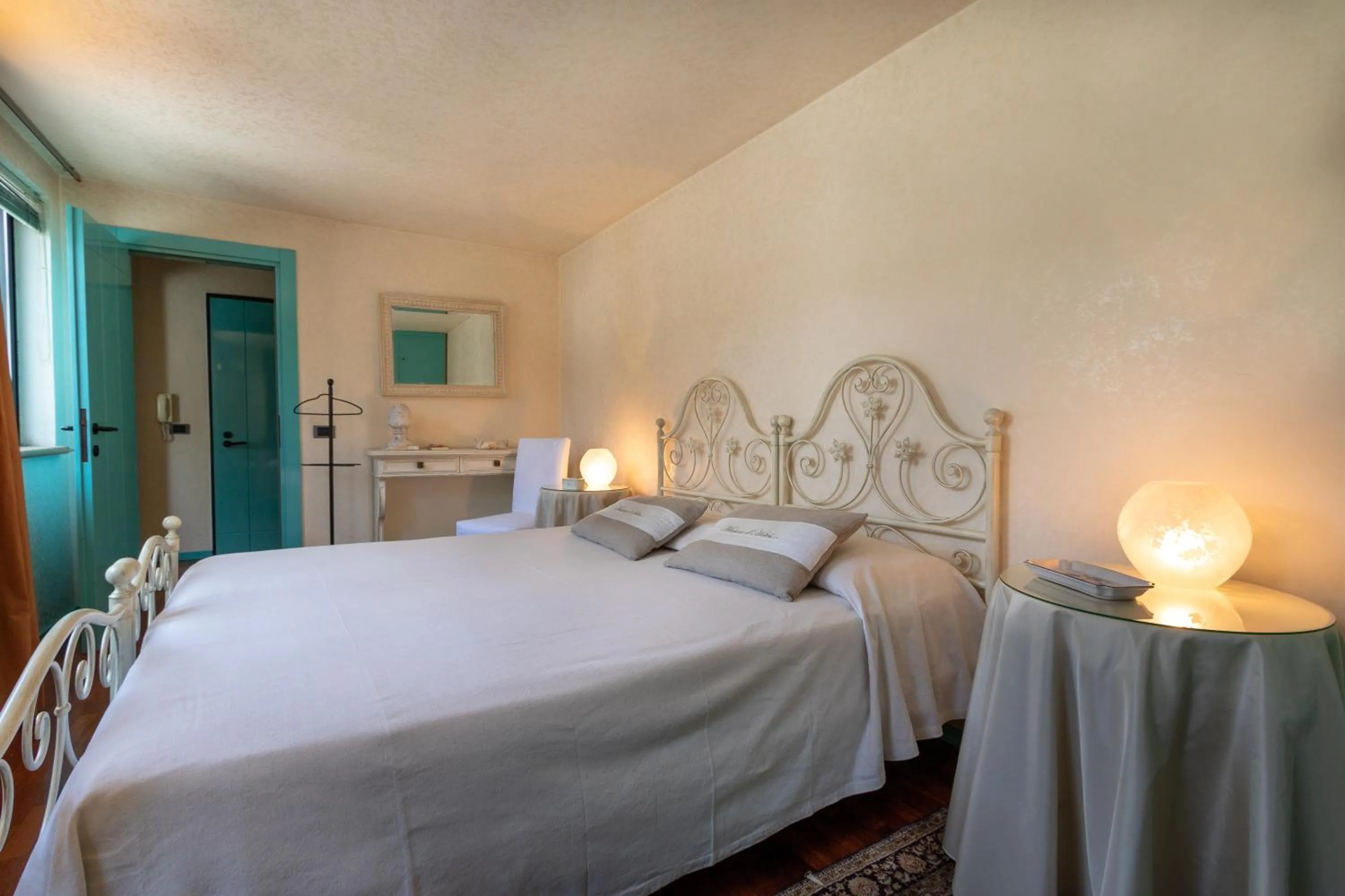 Bedroom, Bed in Attico di charme