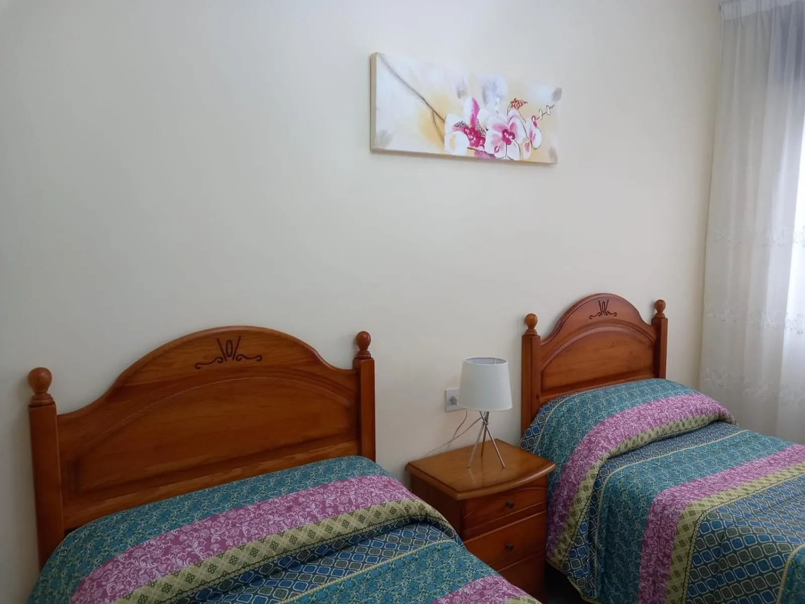 Budget Twin Room in Albergue Agarimo