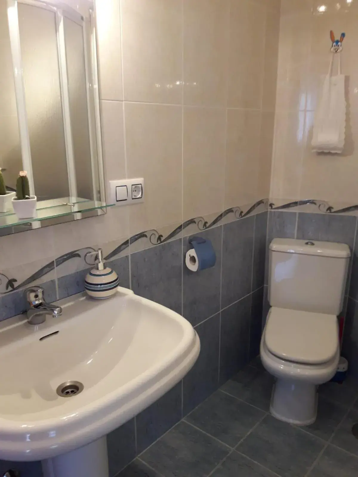 Quadruple Room with Private Bathroom in Albergue Agarimo Quadruple Room with Private Bathroom in Albergue Agarimo