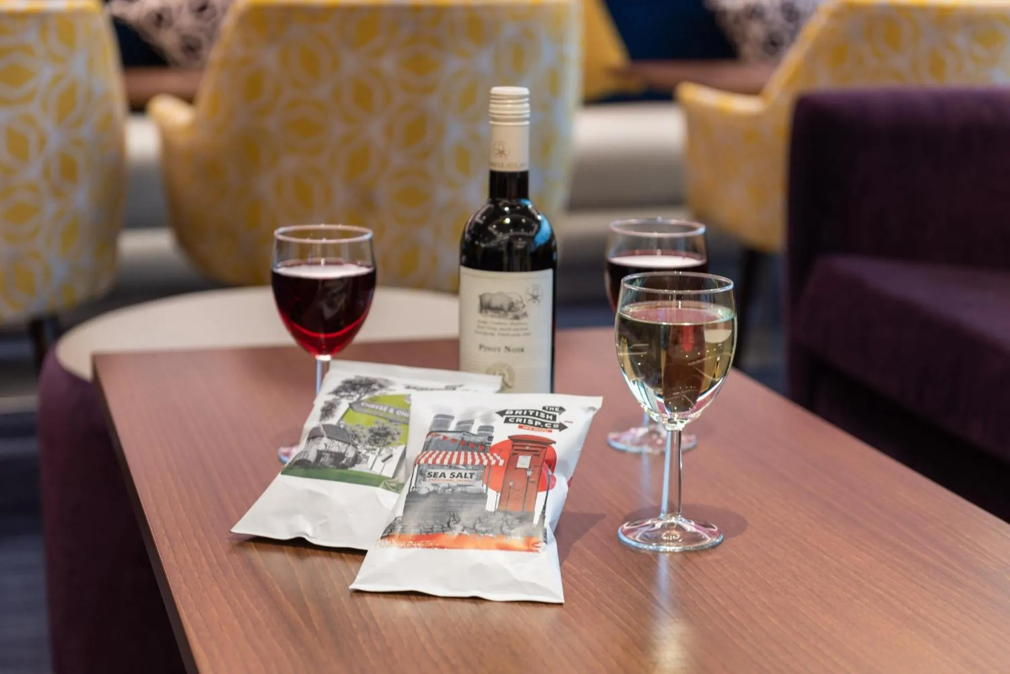 Lounge or bar in Holiday Inn Express Burnley M65 Jct 10 by IHG