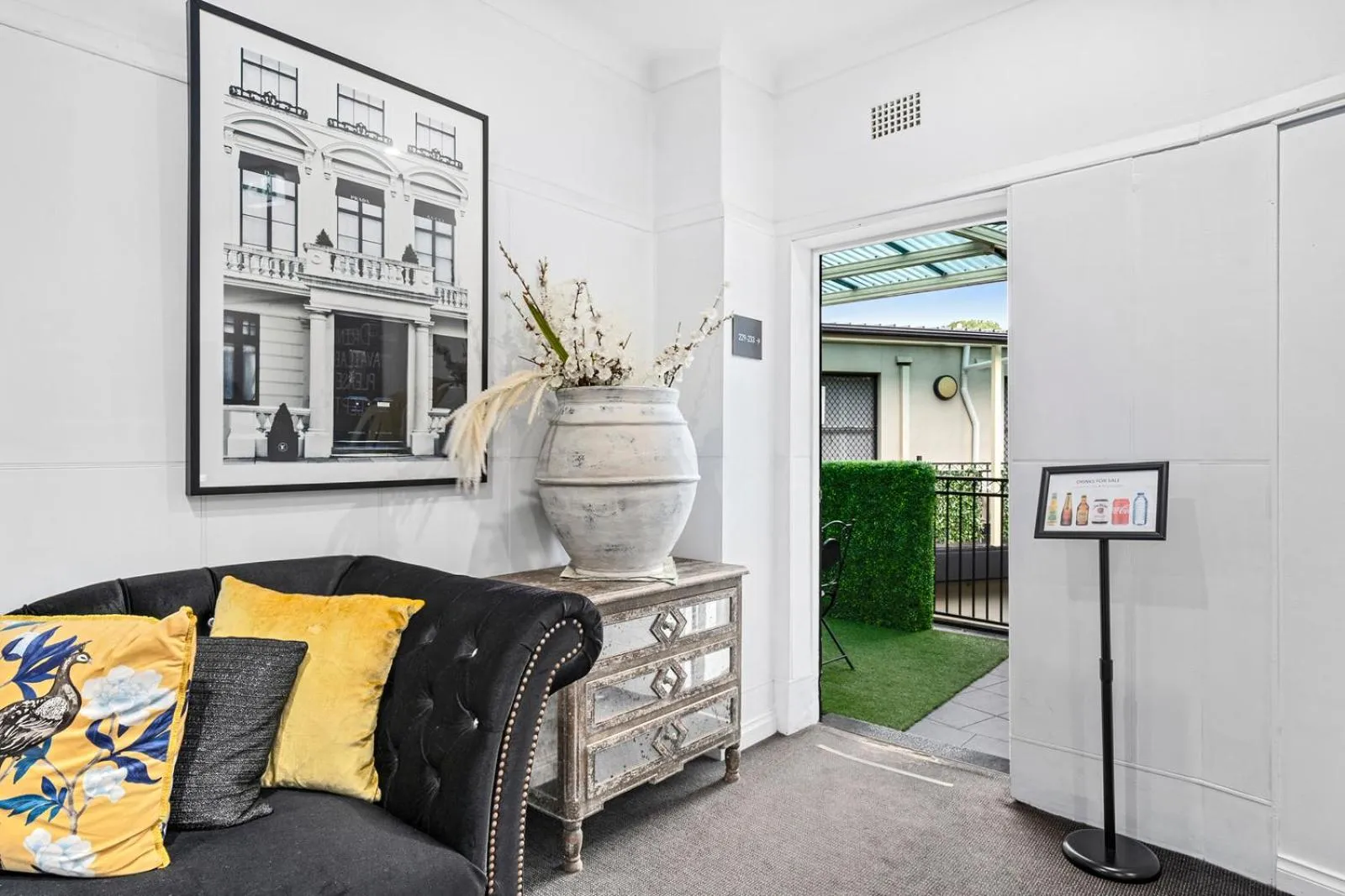 Decorative detail in Airport Hotel Sydney