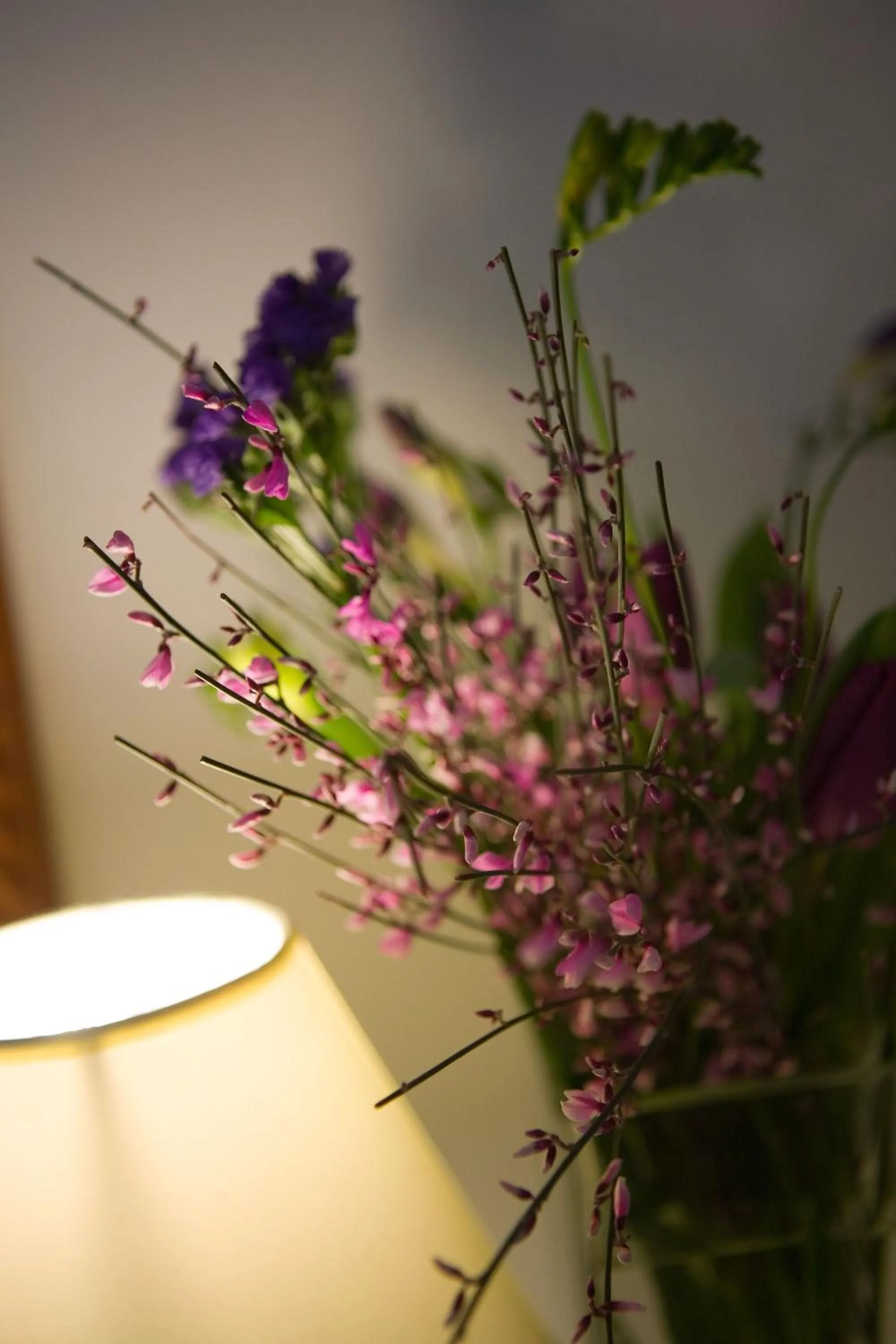 Decorative detail in Cottage Lodge Hotel