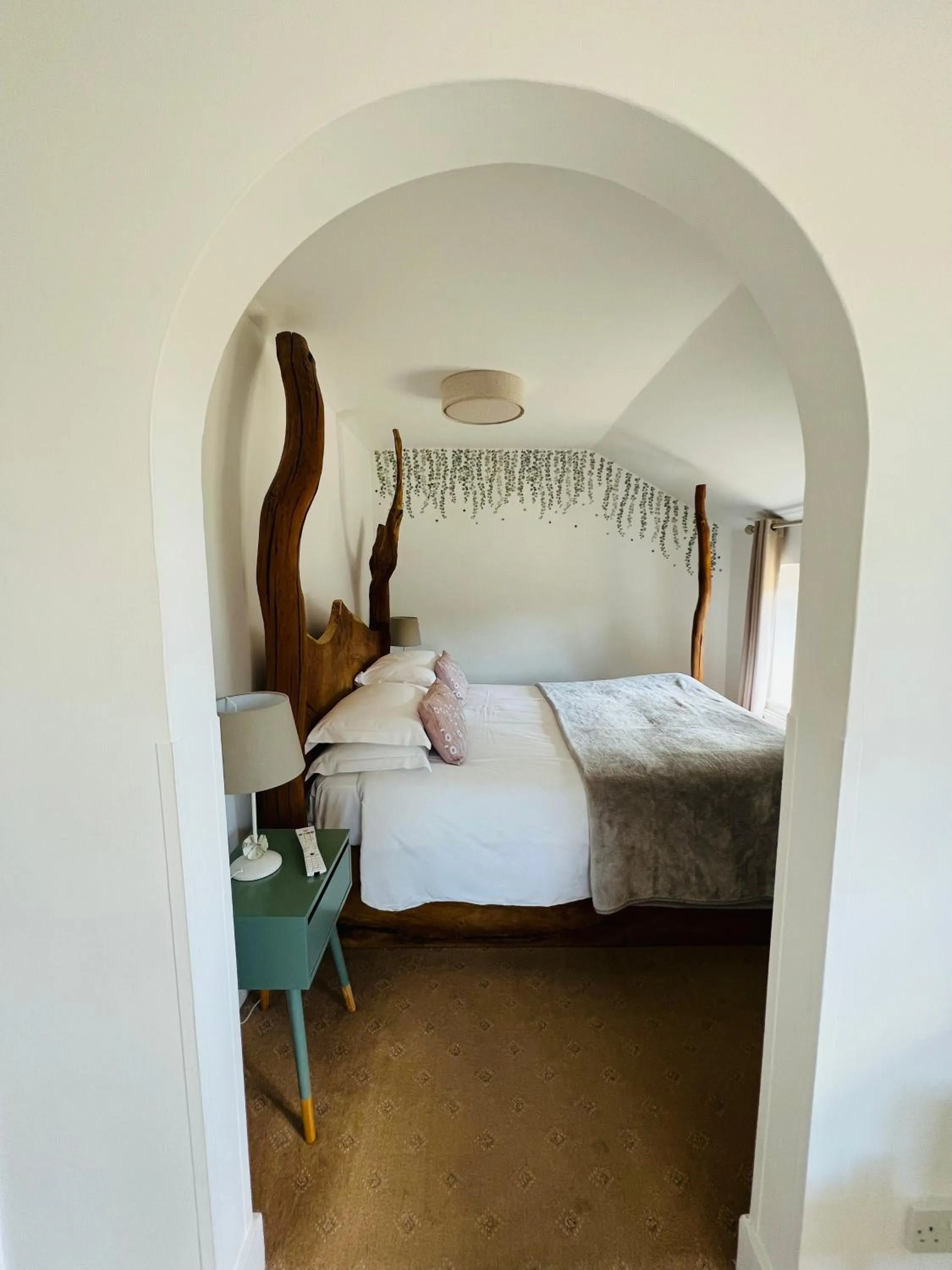 Bedroom, Bed in Cottage Lodge Hotel
