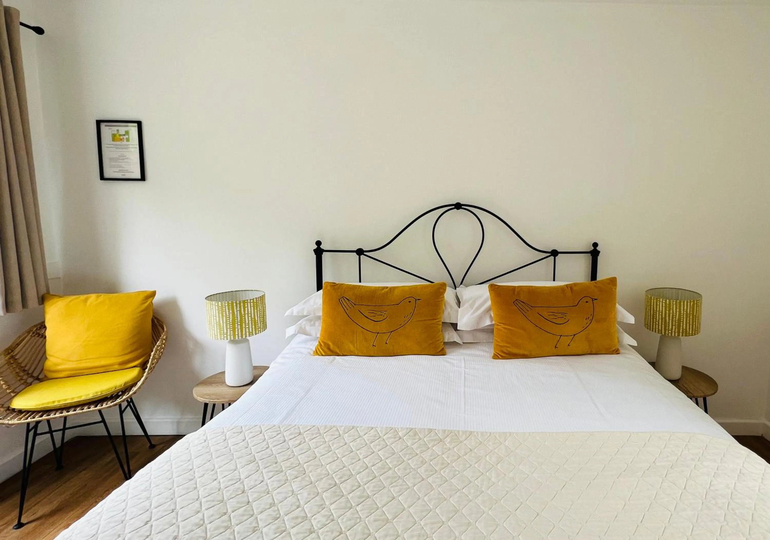 Bedroom, Bed in Cottage Lodge Hotel