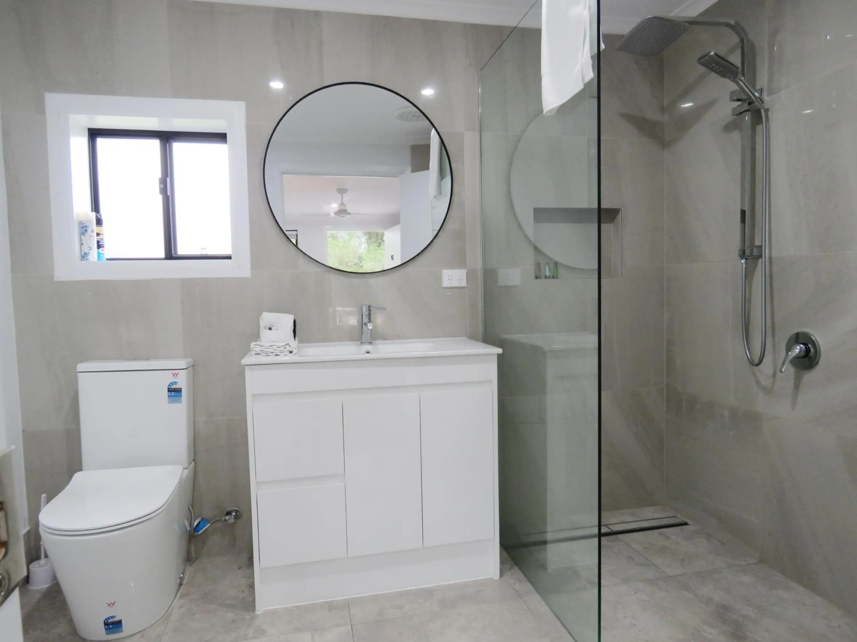 Bathroom in Boonah Motel