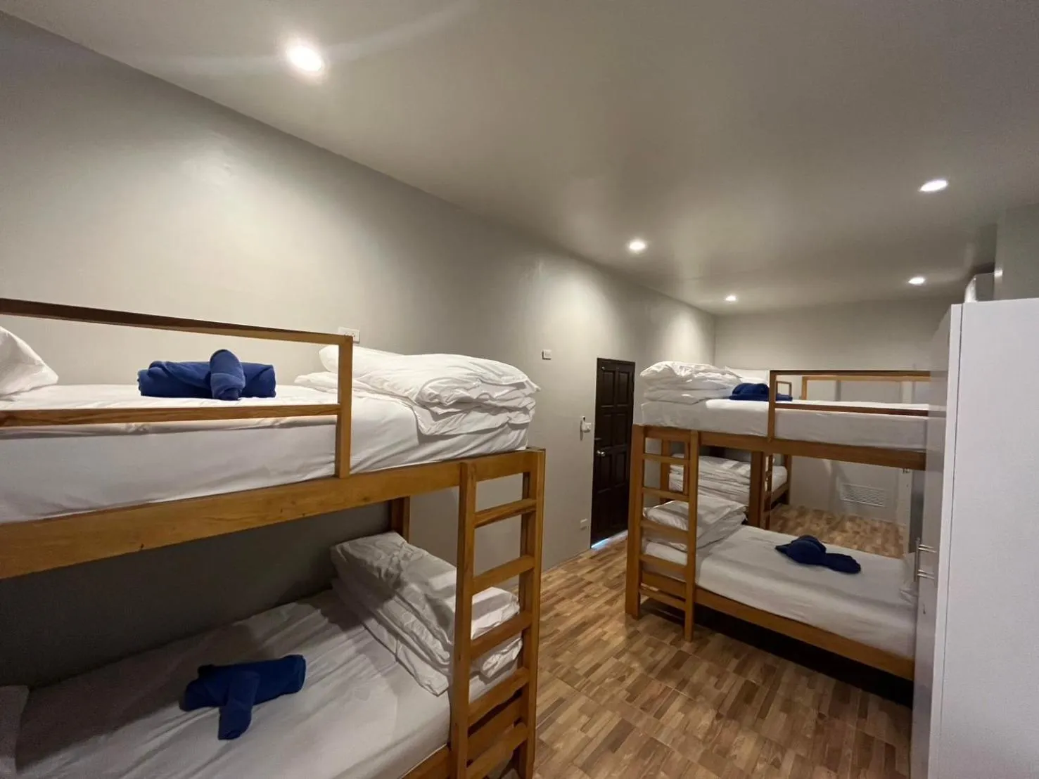 bunk bed, Bed in Superpro Samui