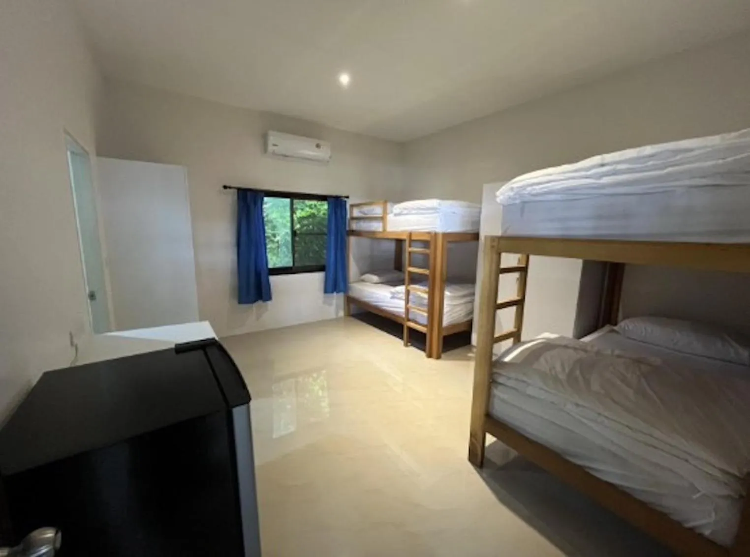 bunk bed, Bed in Superpro Samui