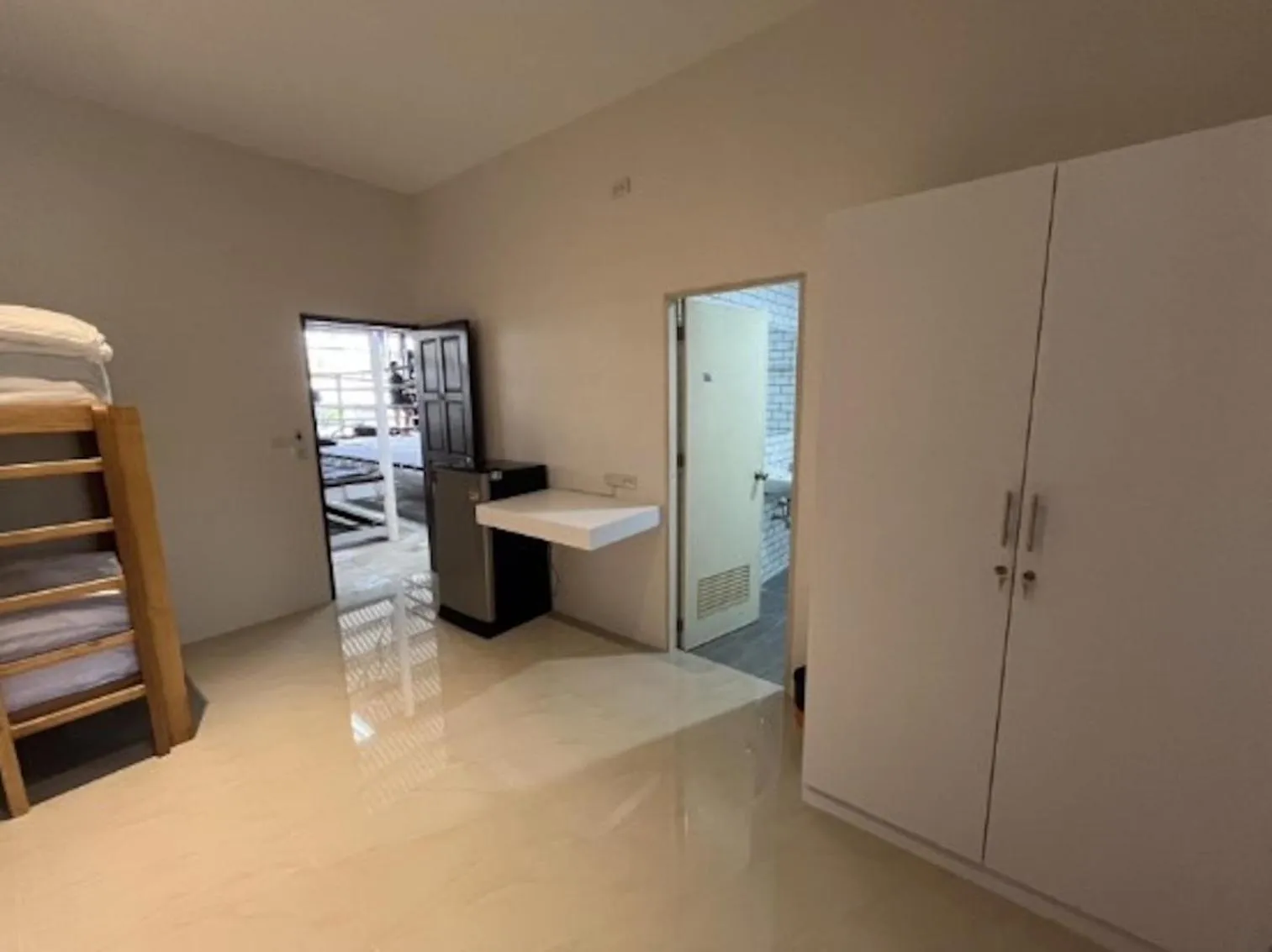 Photo of the whole room in Superpro Samui