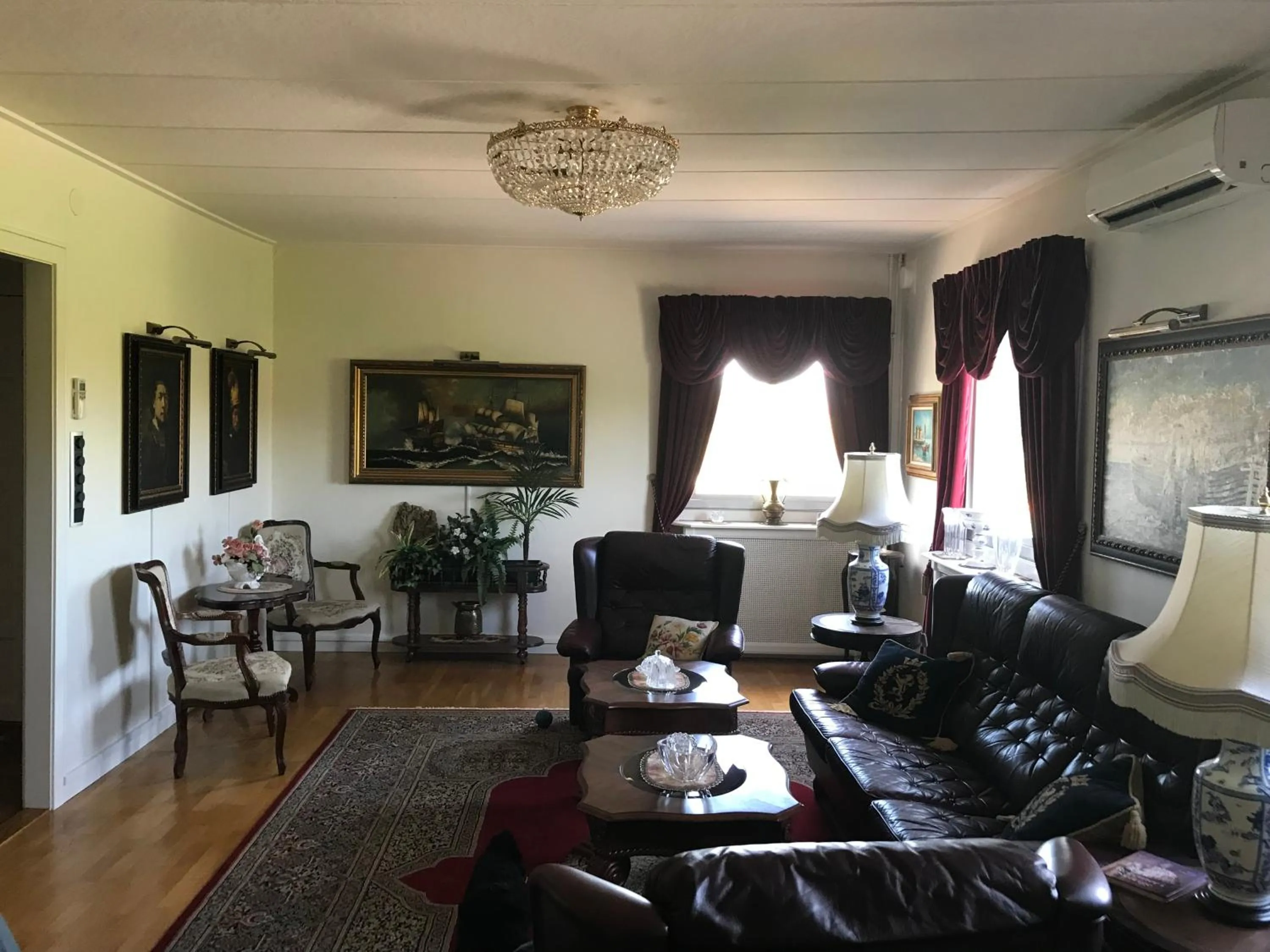 Shower in BoSmart Apartments