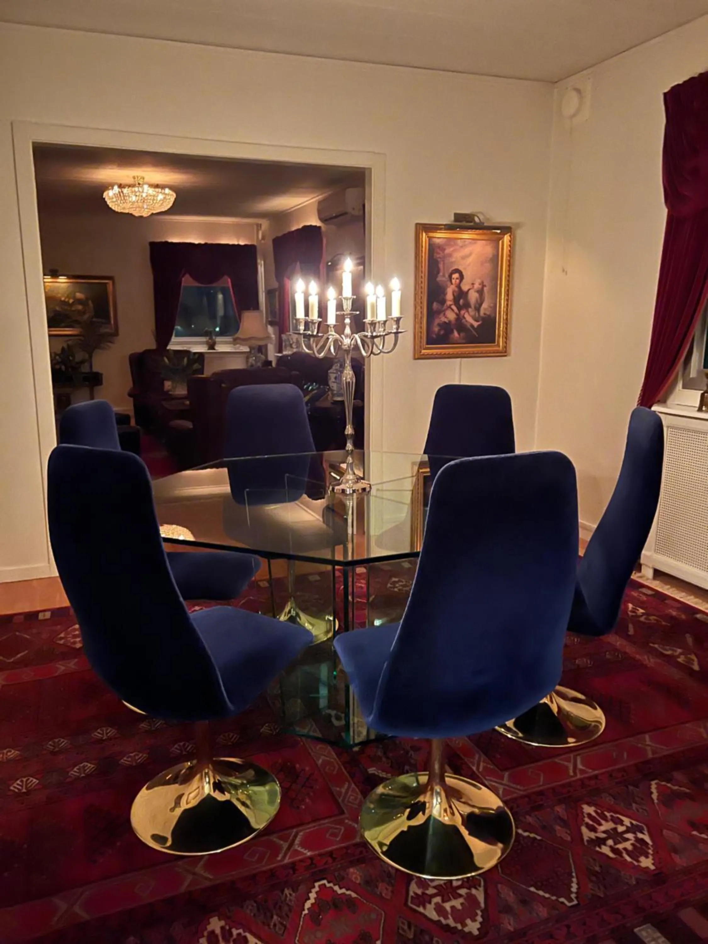 Dining area in BoSmart Apartments