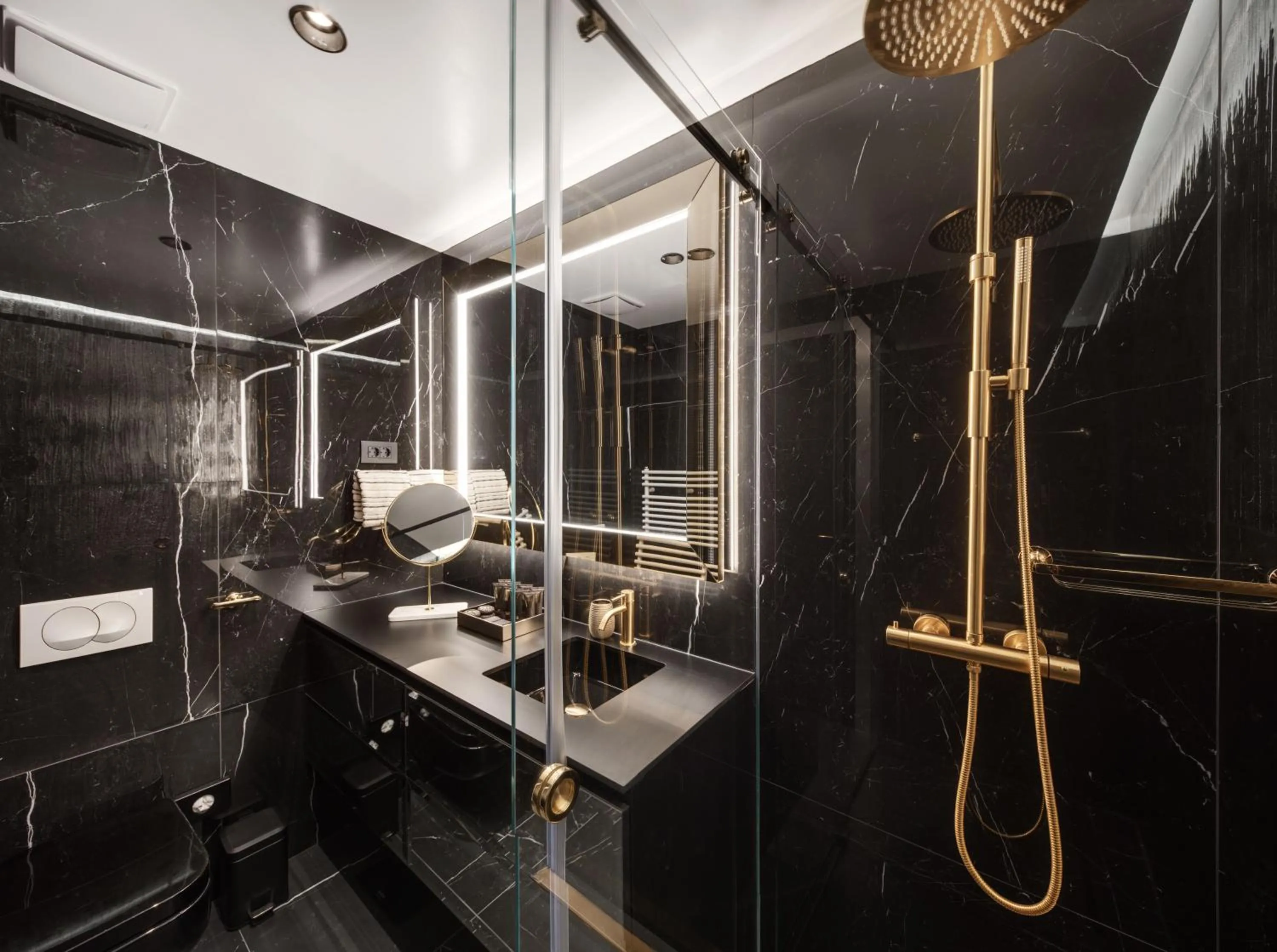 Shower in Posh Residence Luxury Suites