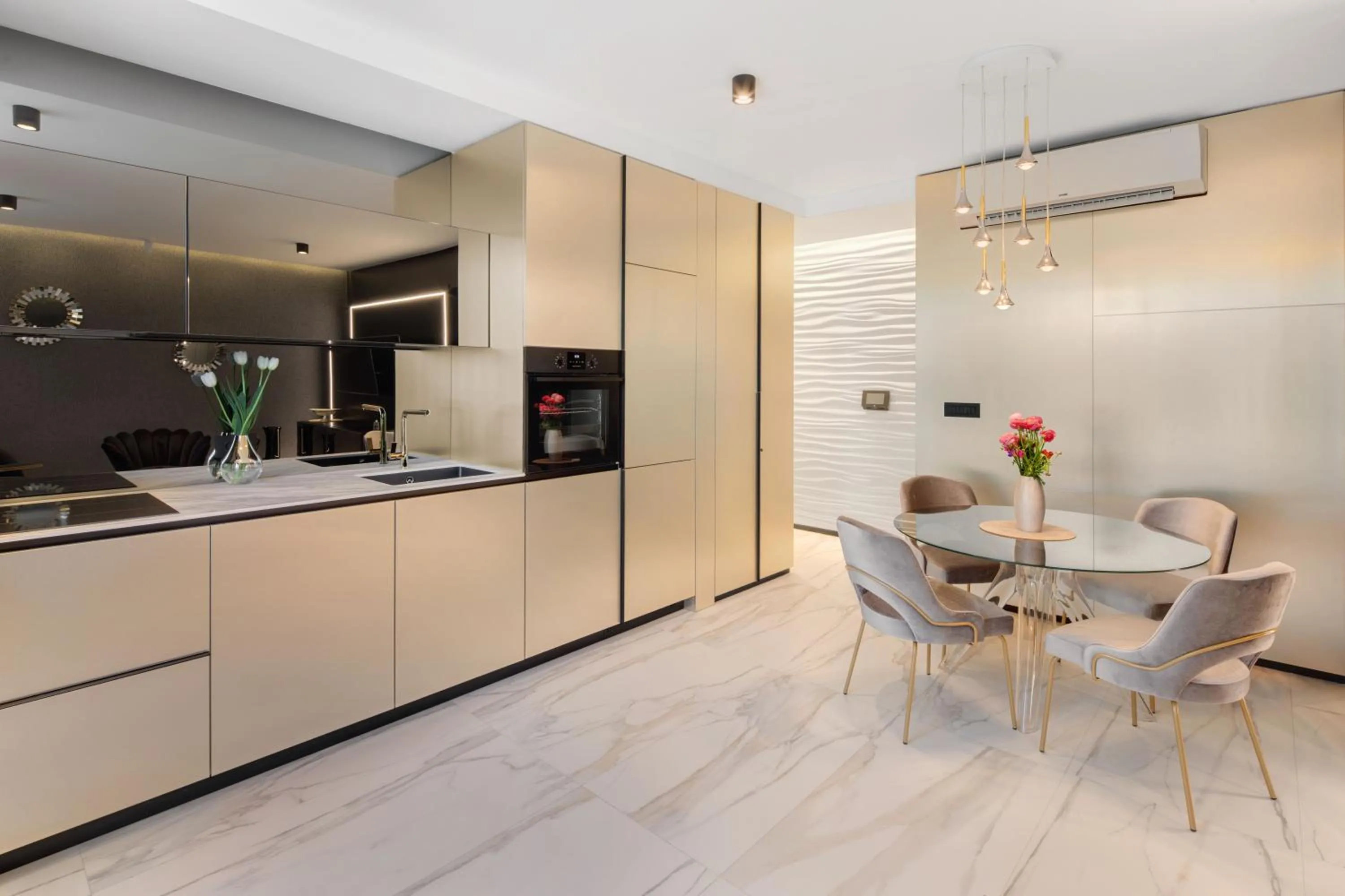 Kitchen or kitchenette in Posh Residence Luxury Suites