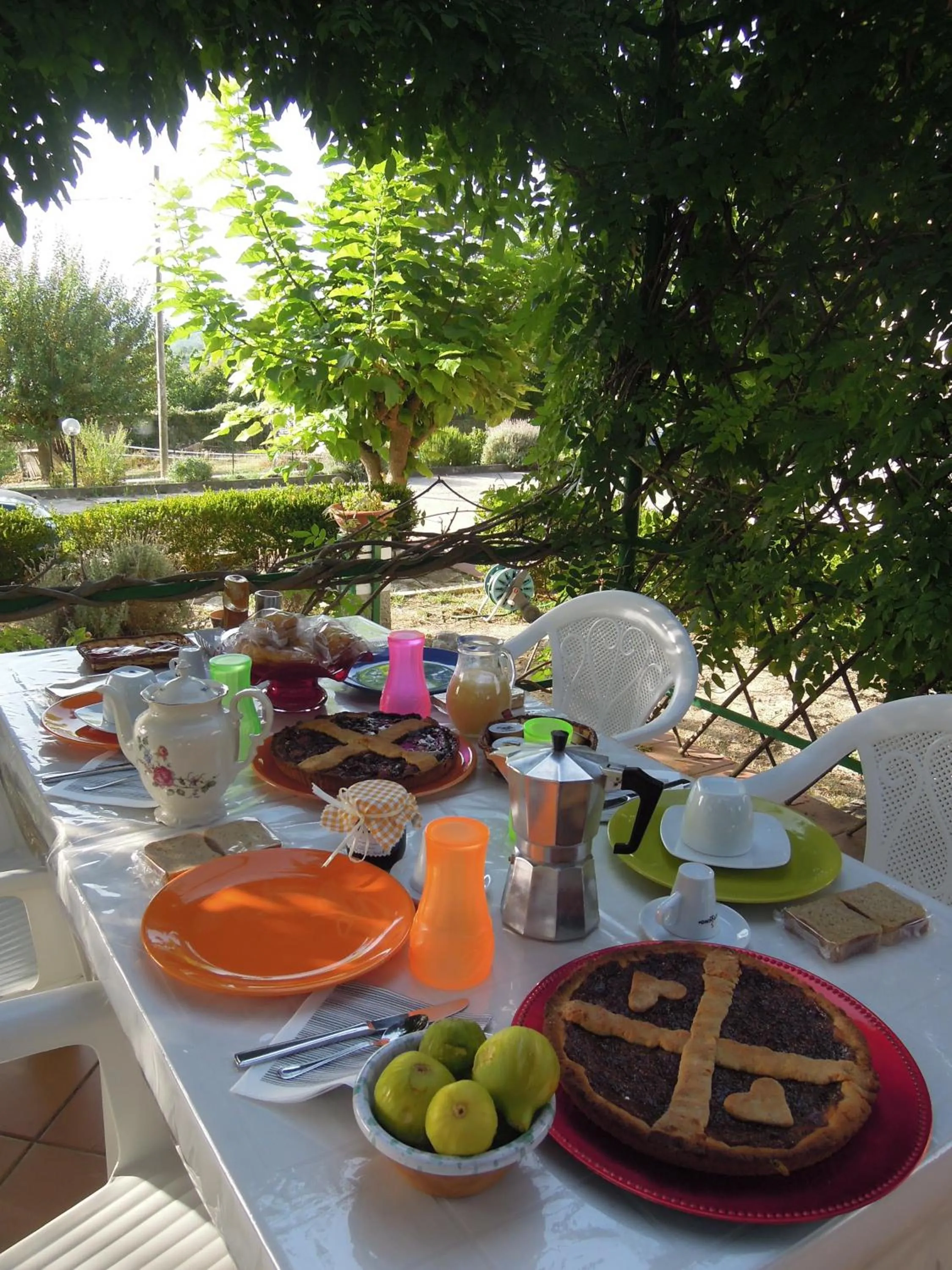 Restaurant/places to eat in La dimora di Radha B&B Centro Olistico