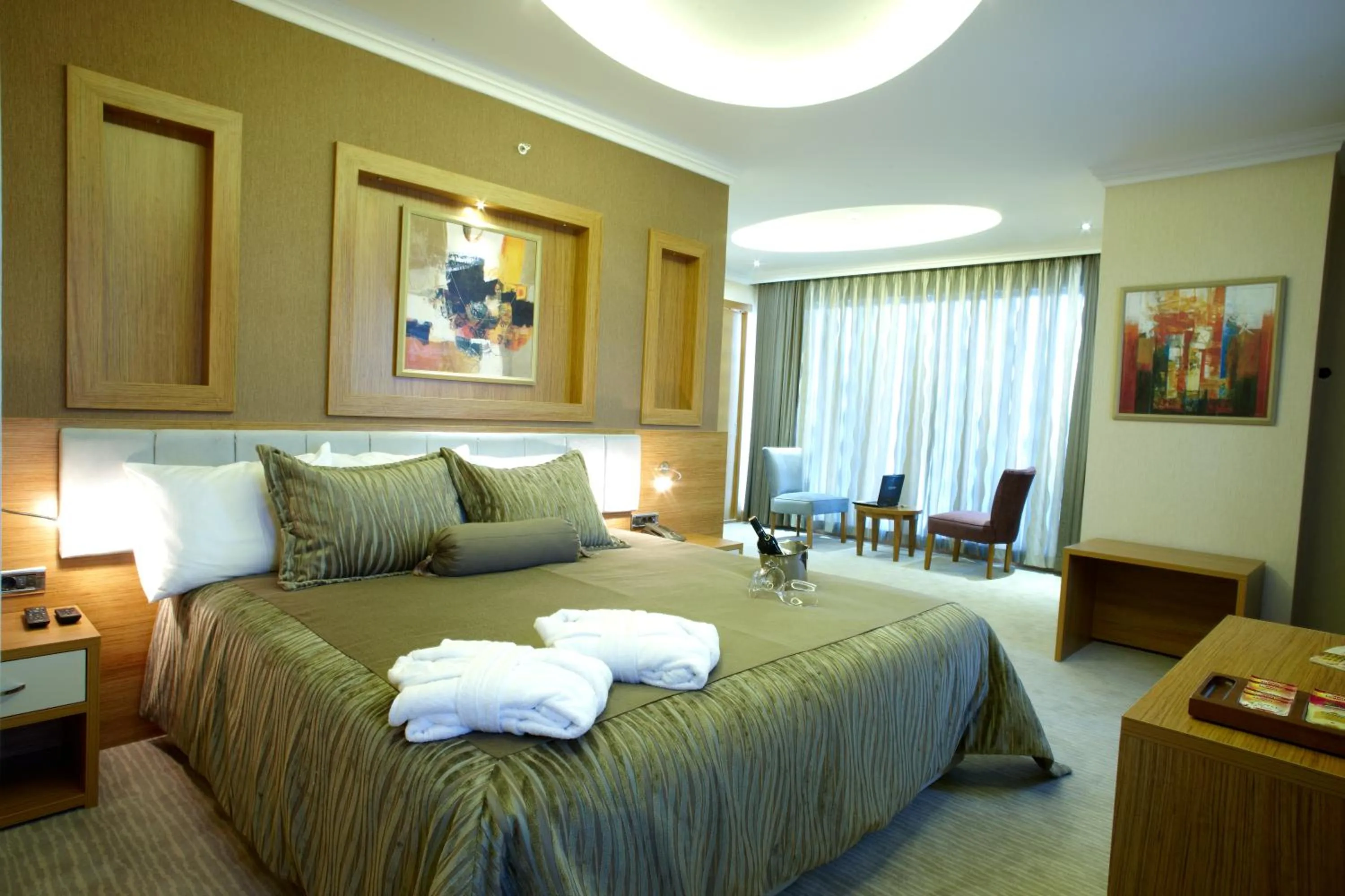 Photo of the whole room, Bed in dovsOtel