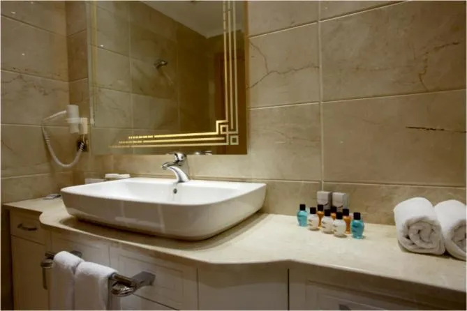 Bathroom in dovsOtel