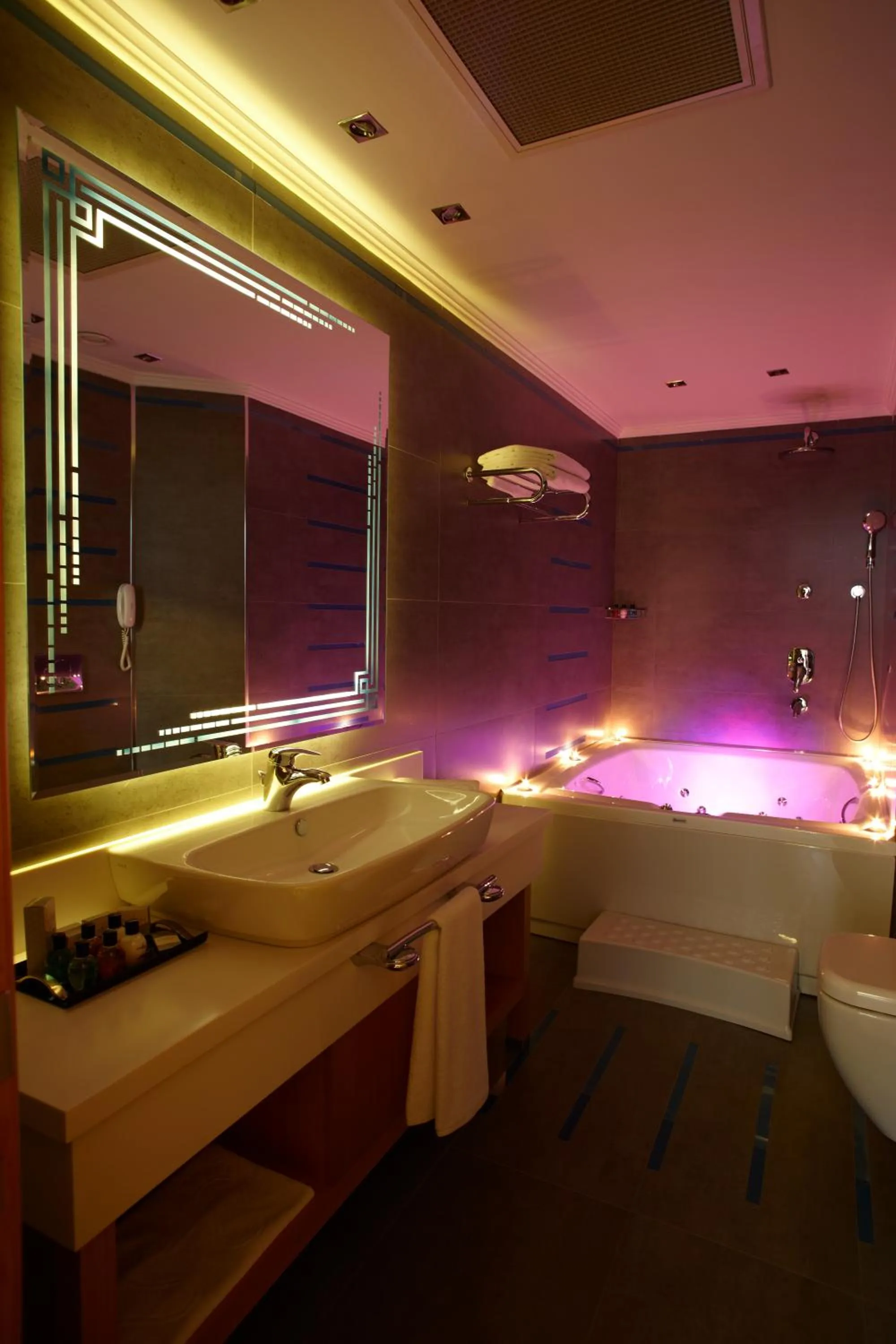 Bathroom in dovsOtel