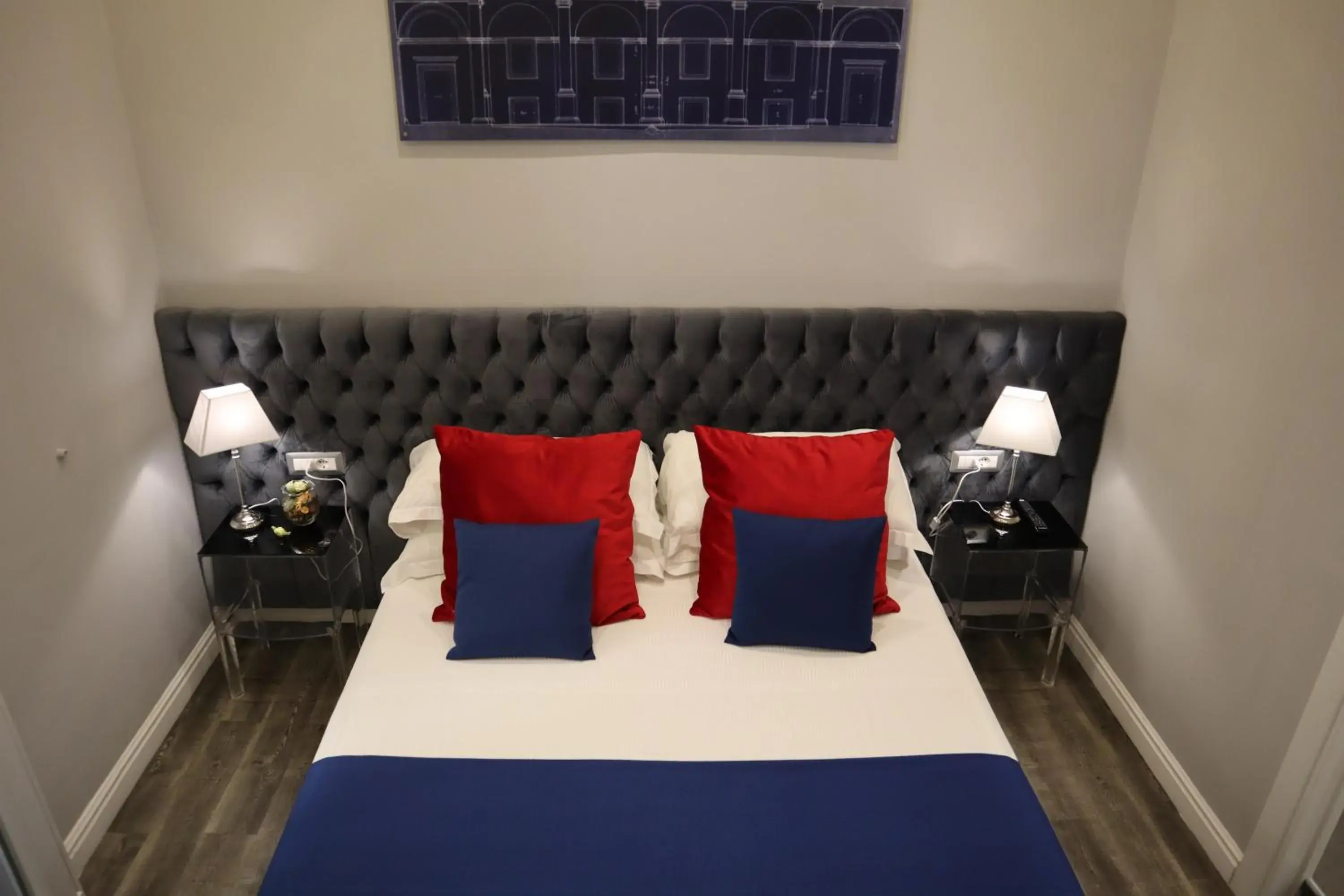 Deluxe Double or Twin Room in MILLINA SUITES IN NAVONA Deluxe Double or Twin Room in MILLINA SUITES IN NAVONA