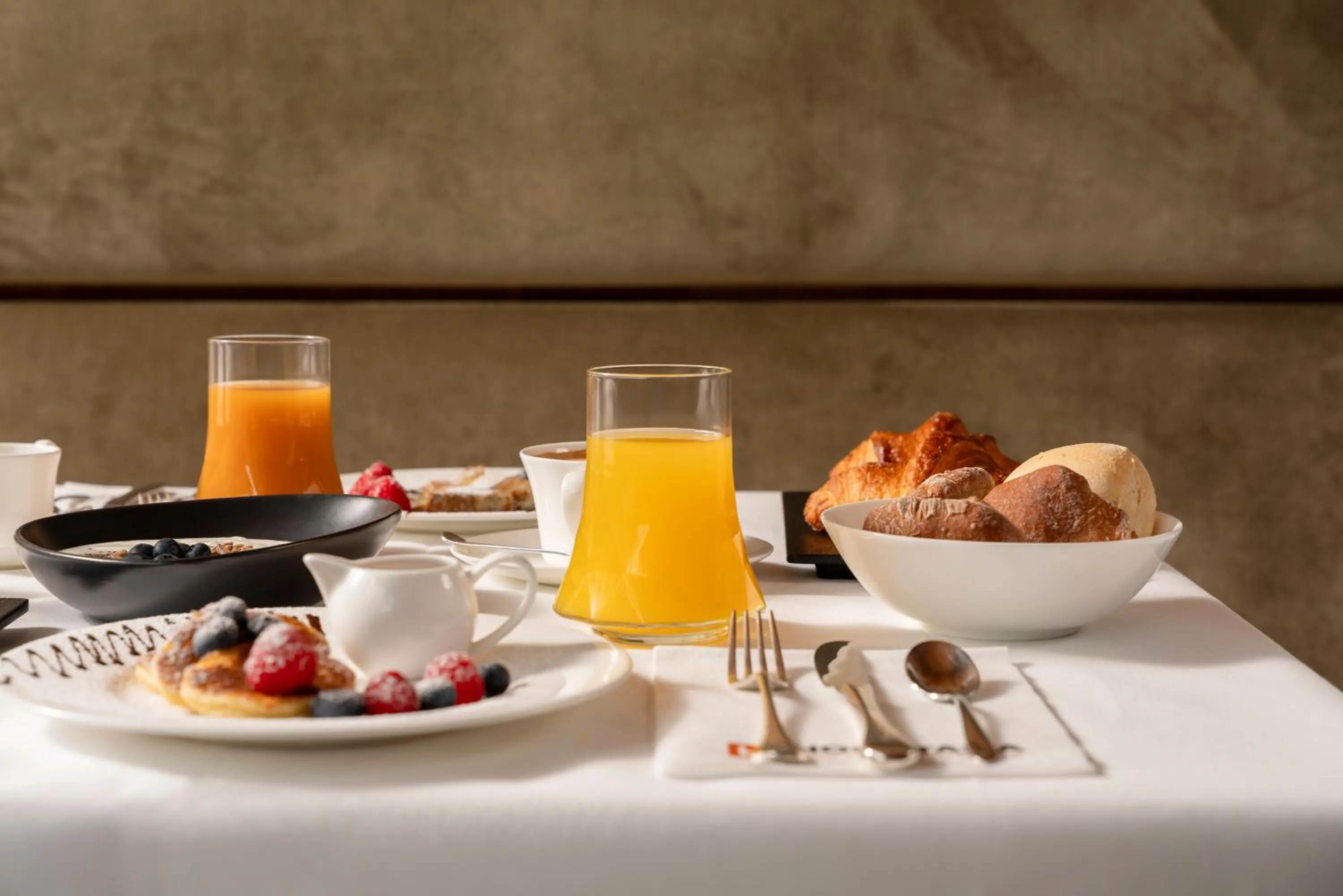 Breakfast in Eden Hotel