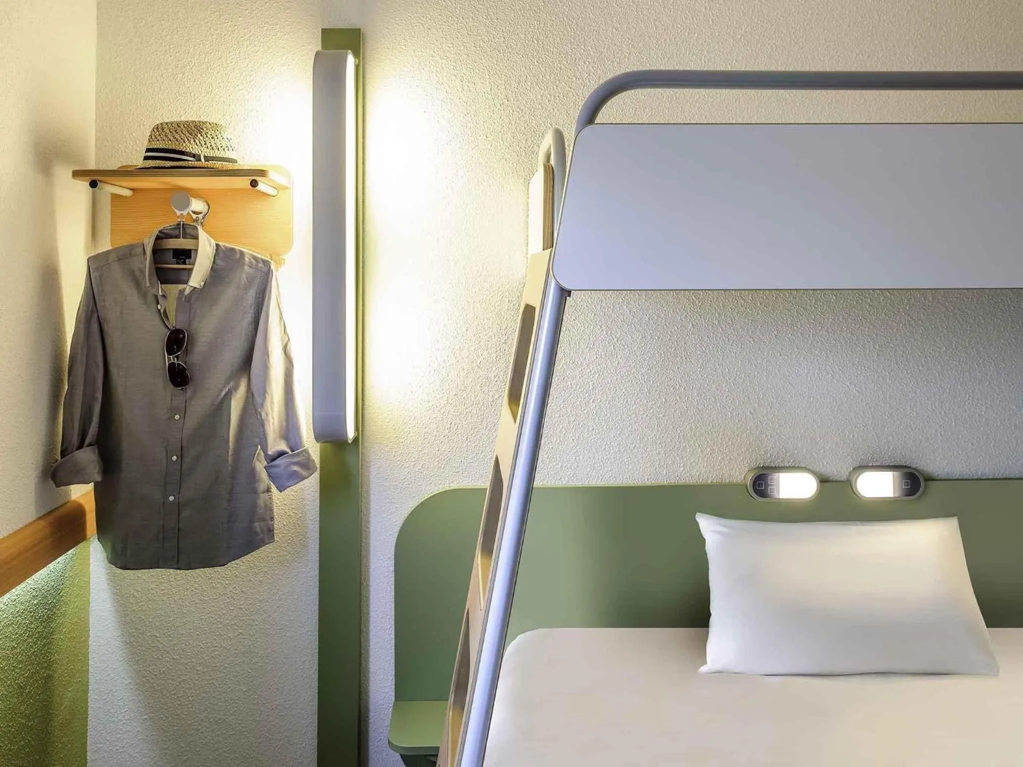 Bedroom, Bed in Ibis Budget Roanne Hôtel