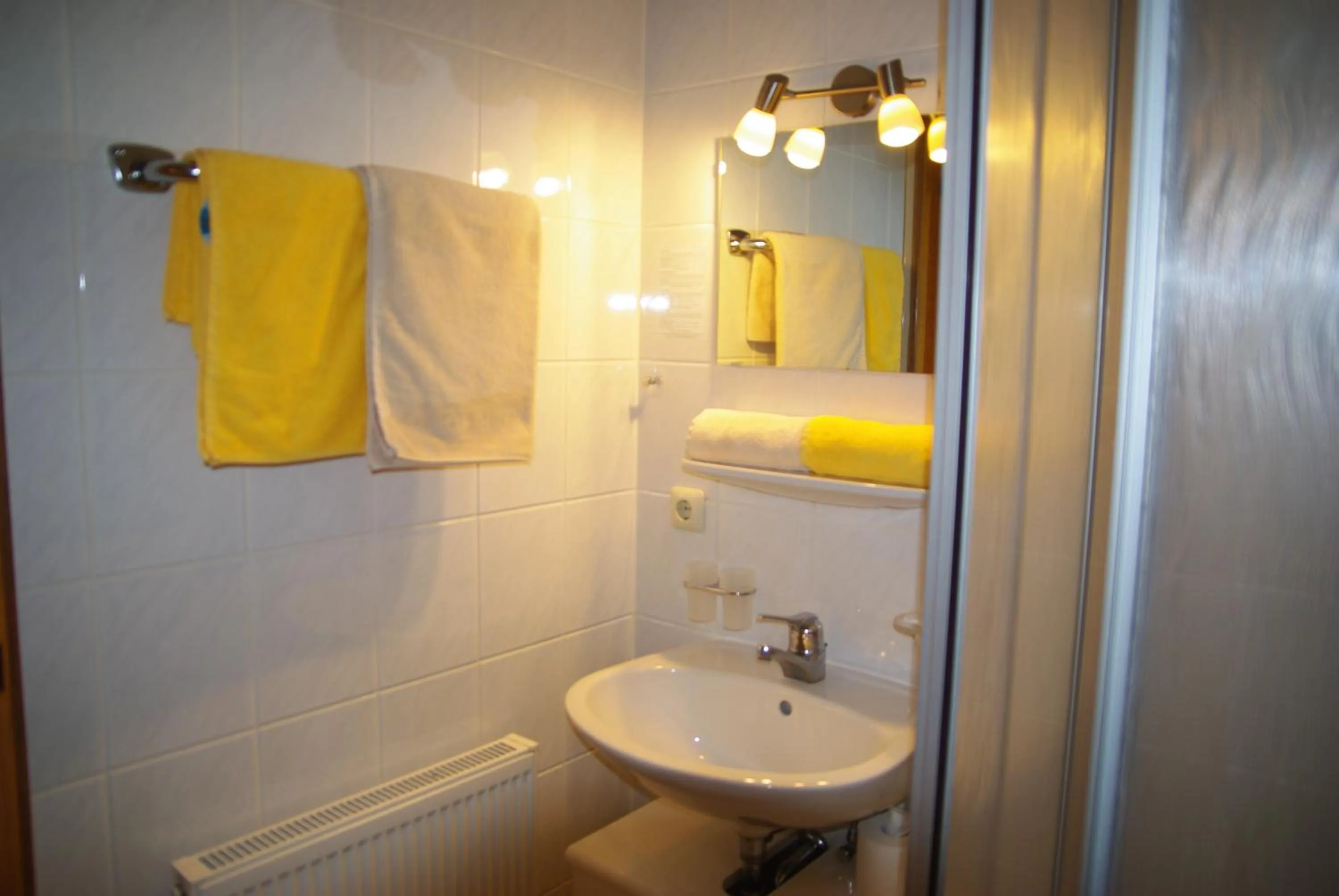 Bathroom in Hotel-Pension Heike