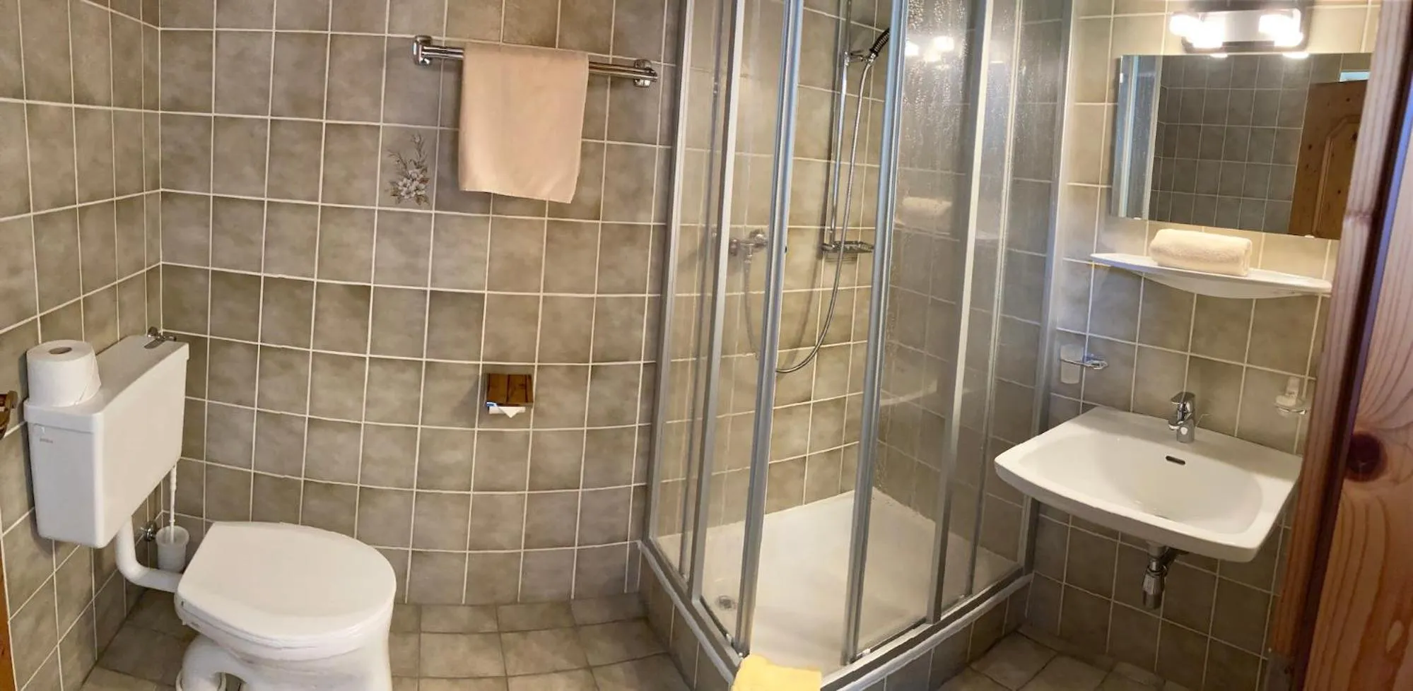 Bathroom in Hotel-Pension Heike