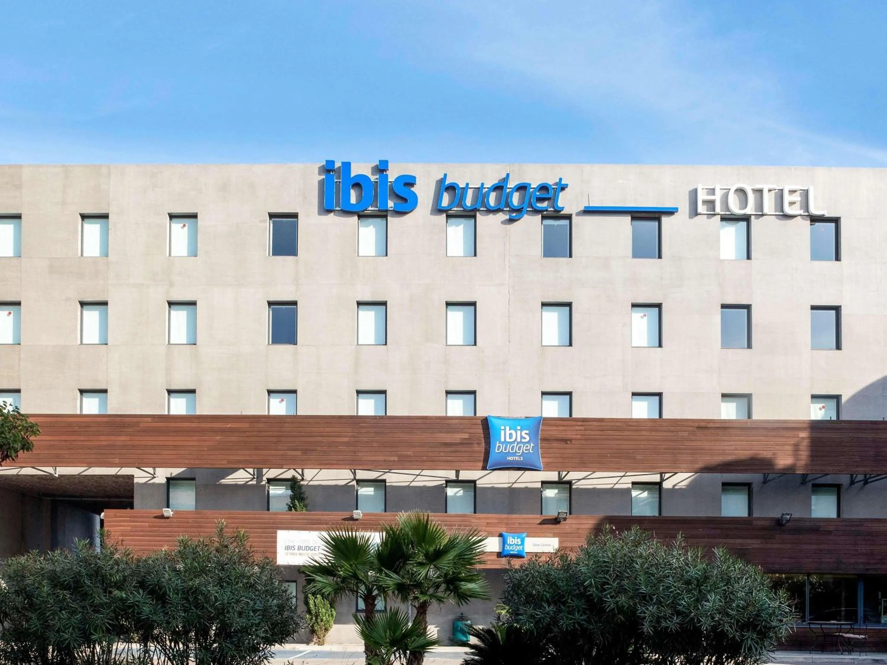 Property building in ibis budget Sète centre