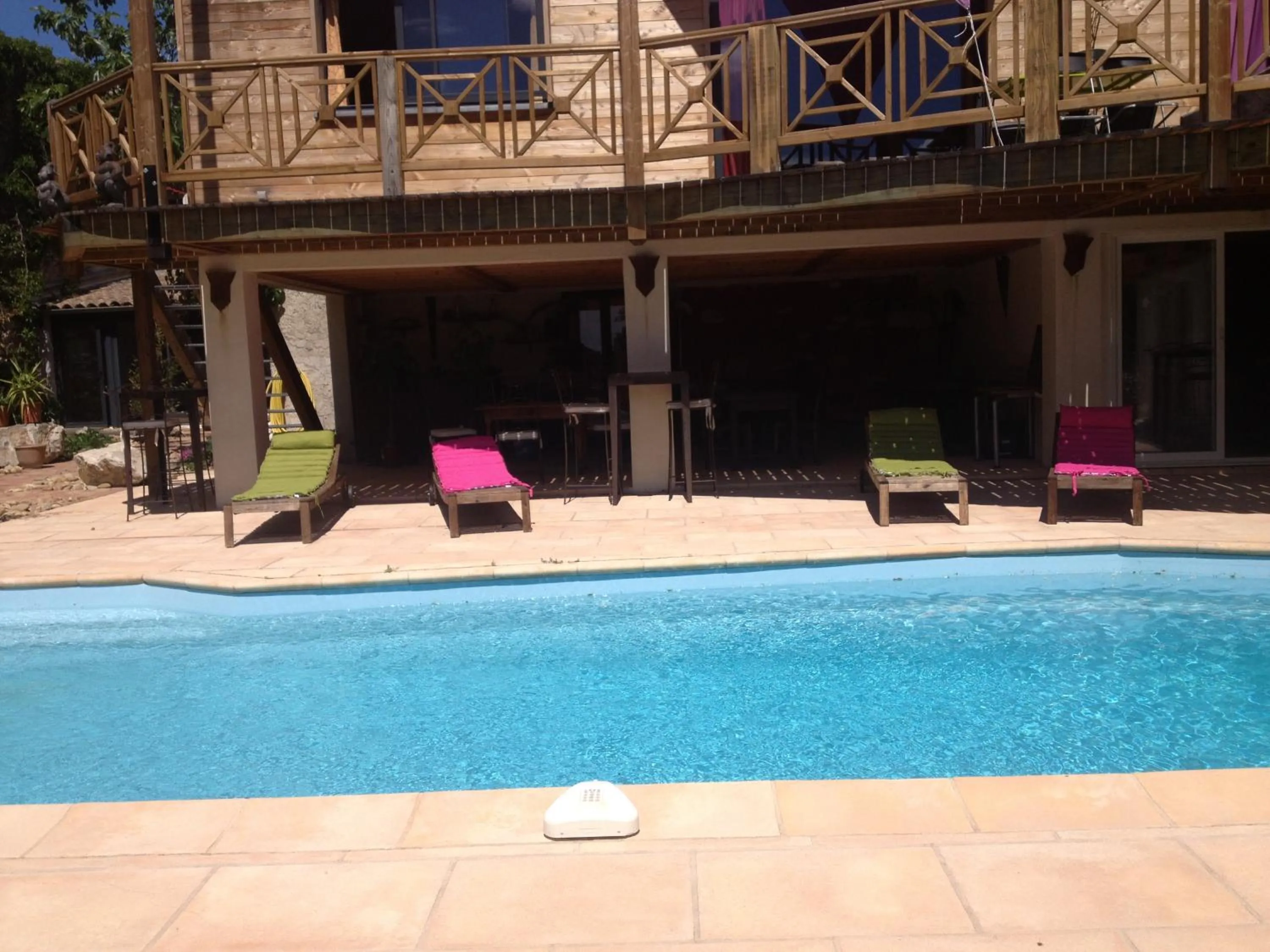 Swimming pool in Esprit d'Ailleurs