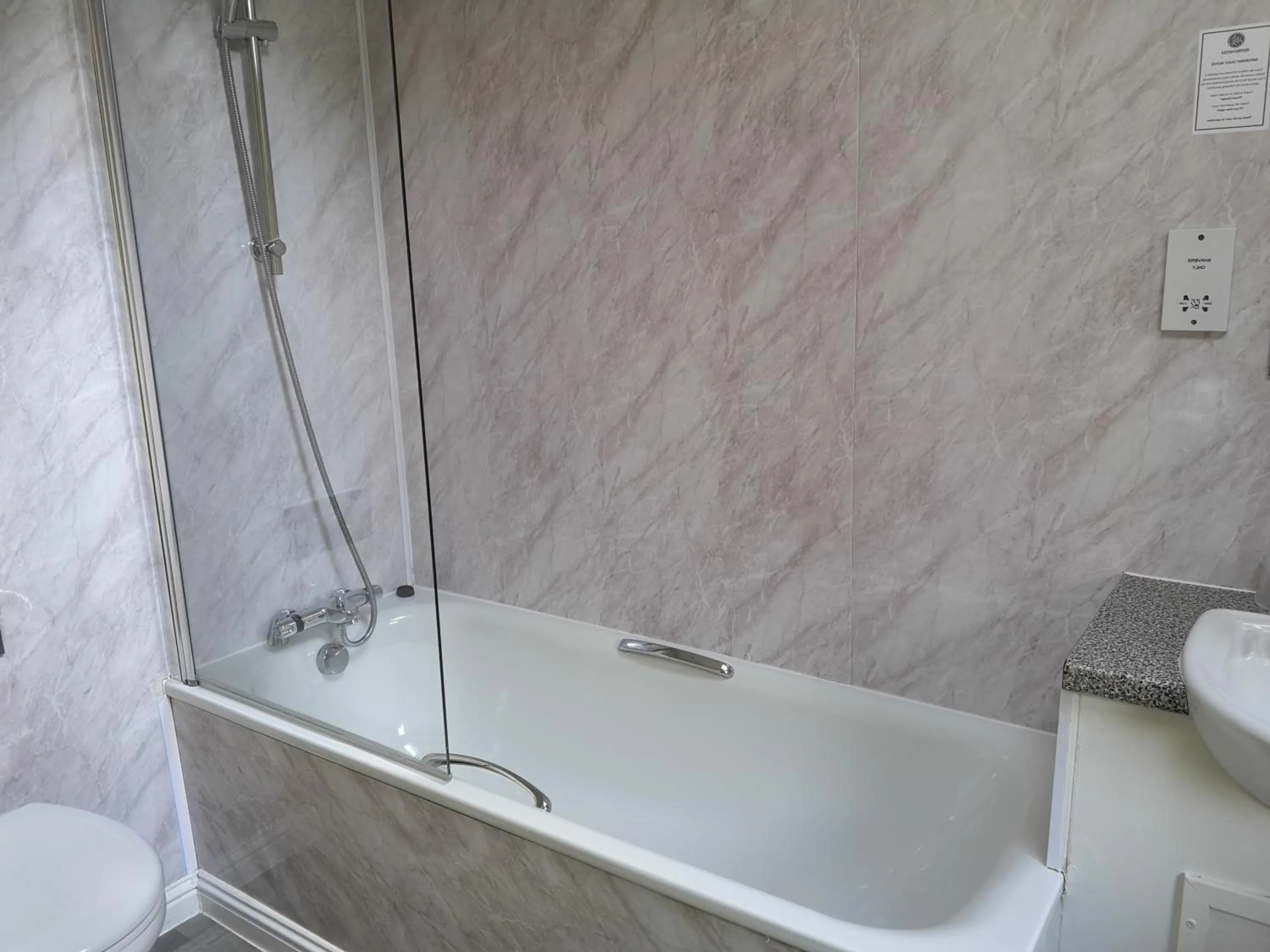 Bathroom in Bridge of Cally Hotel