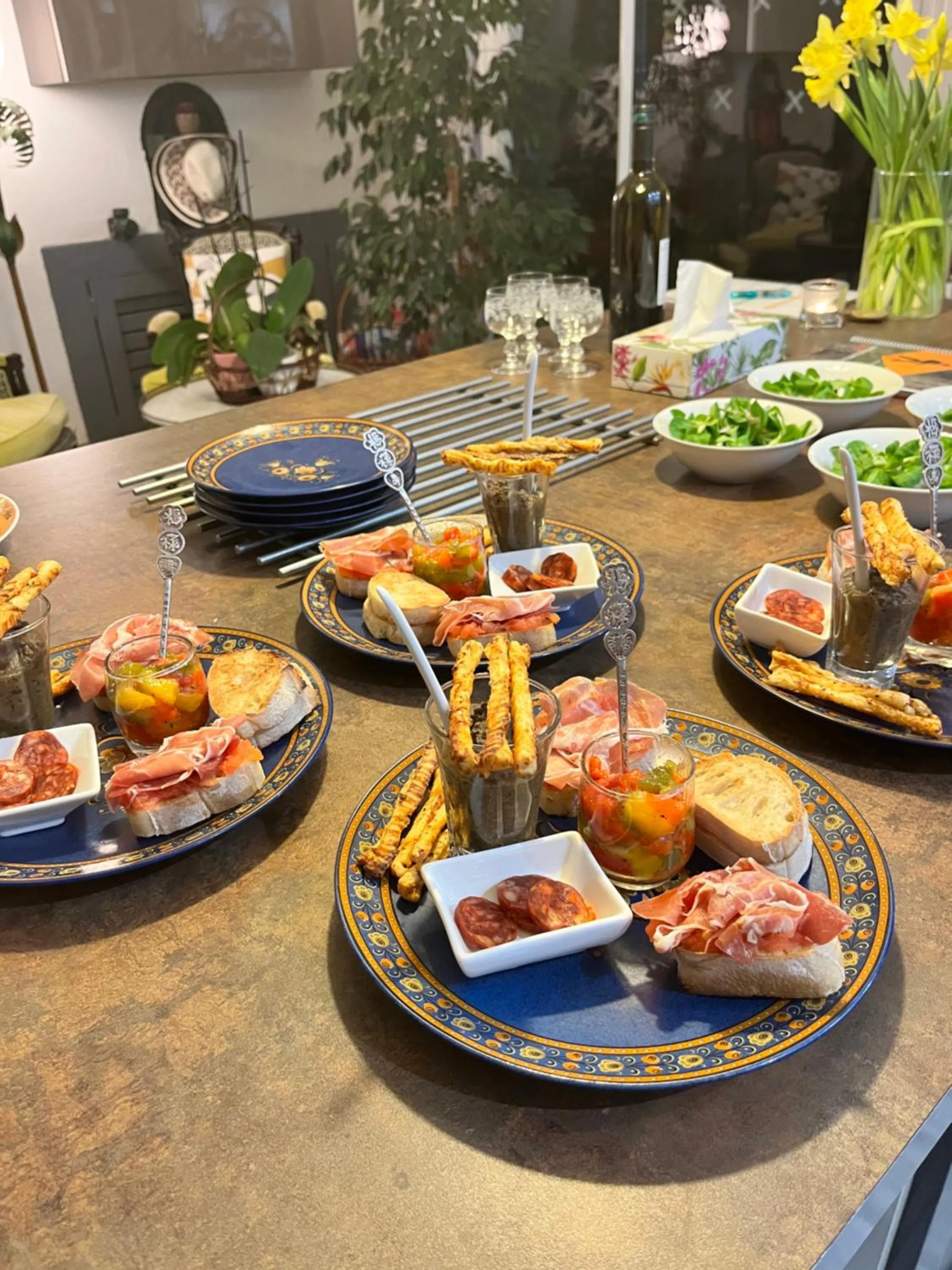 Restaurant/places to eat in Casa Mia