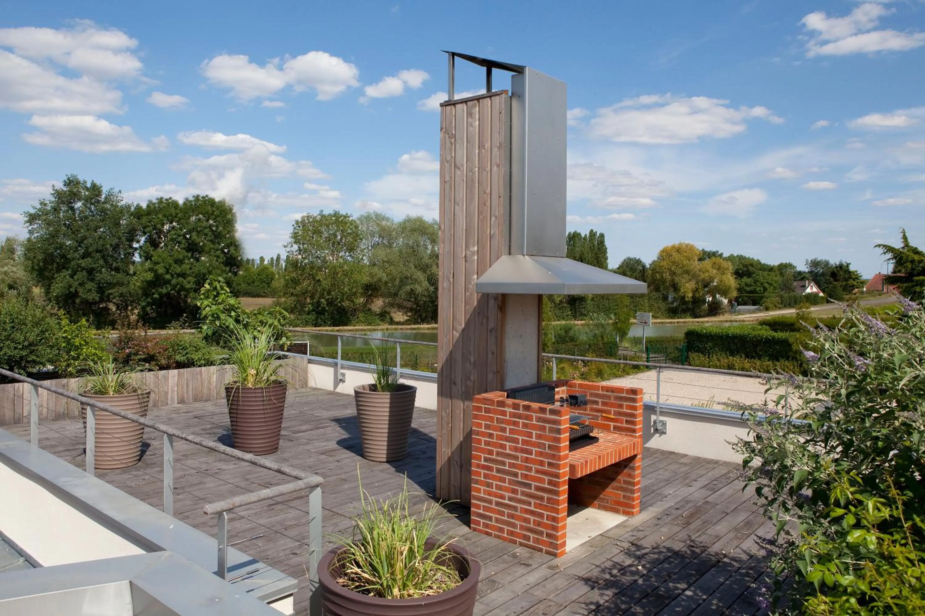 Facade/entrance in Logis Hôtel Terre de Loire