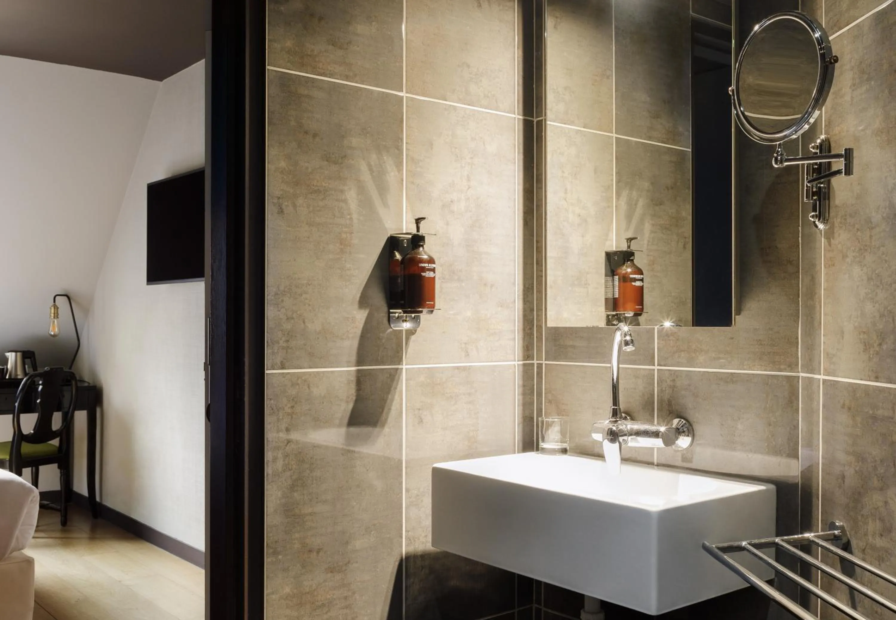 Bathroom in New Hotel Republique - Ex Albert's Hotel