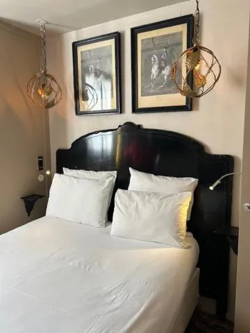 New Hotel Republique - Ex Albert's Hotel