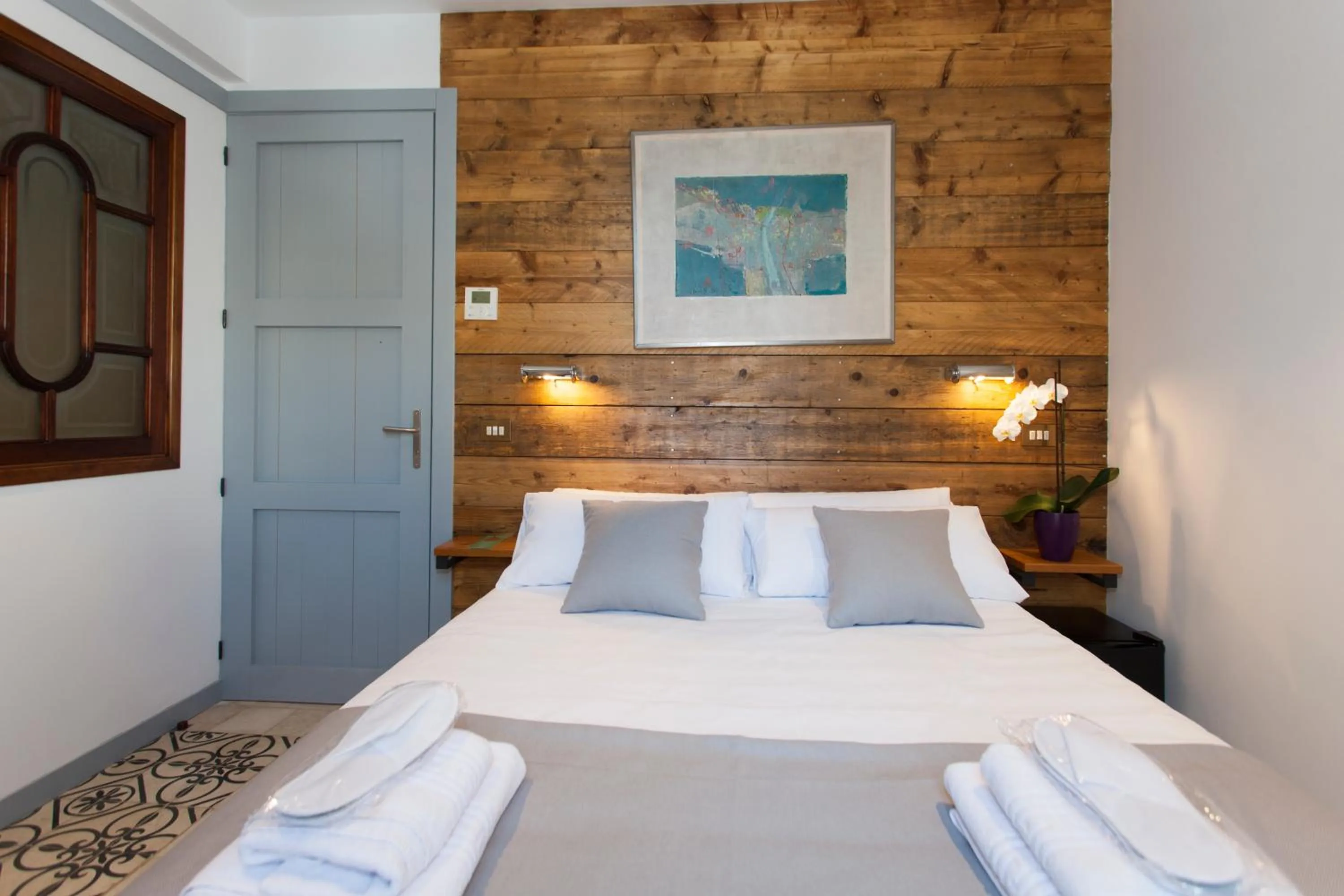 Photo of the whole room, Bed in Gran H La Marina