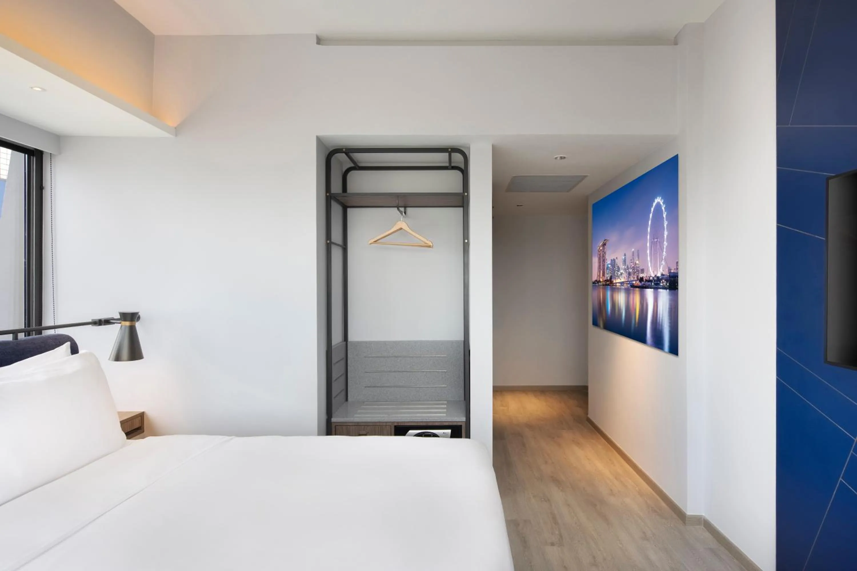 Photo of the whole room, Bed in Travelodge Harbourfront Singapore