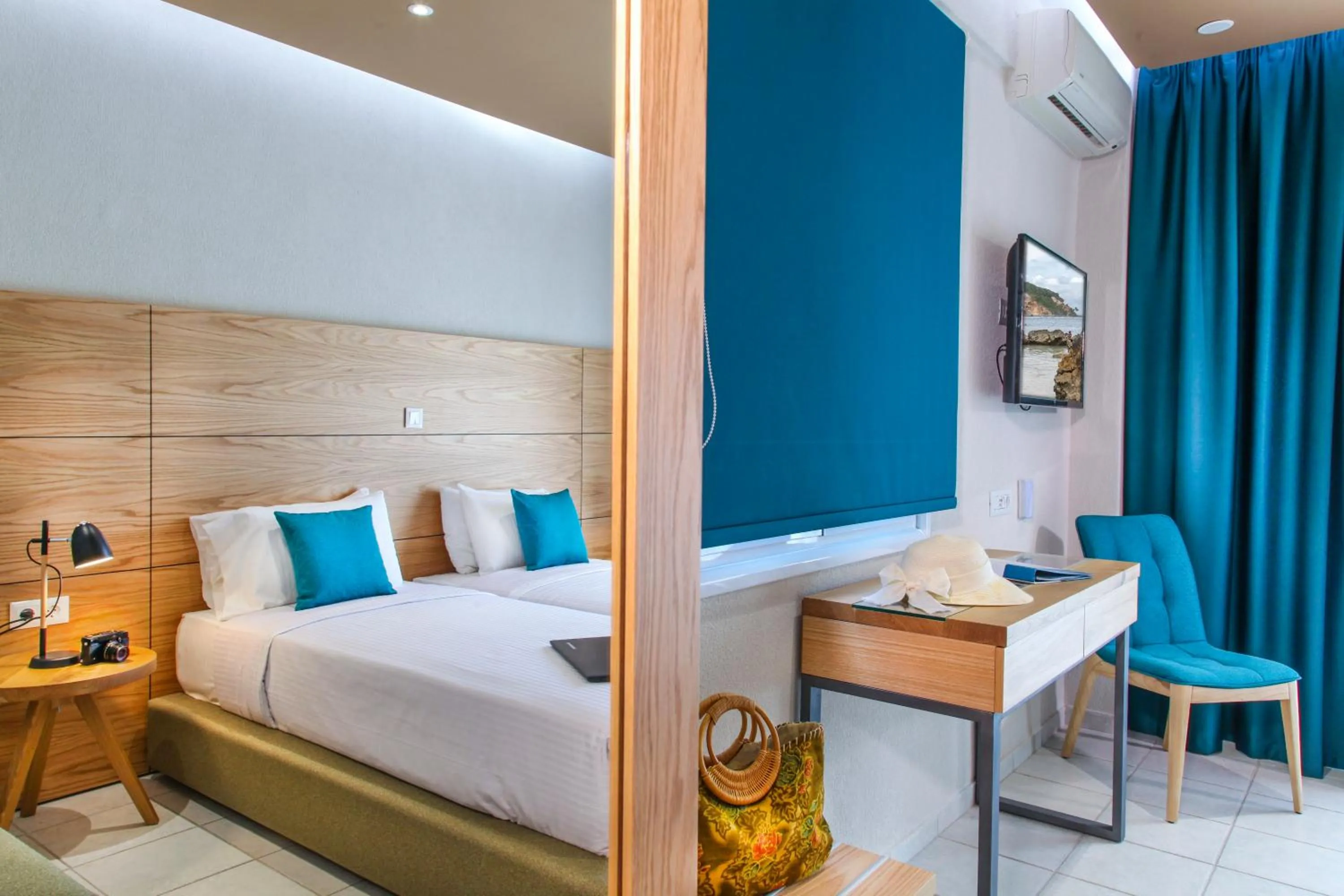 Photo of the whole room, Bed in Royal Hotel and Suites