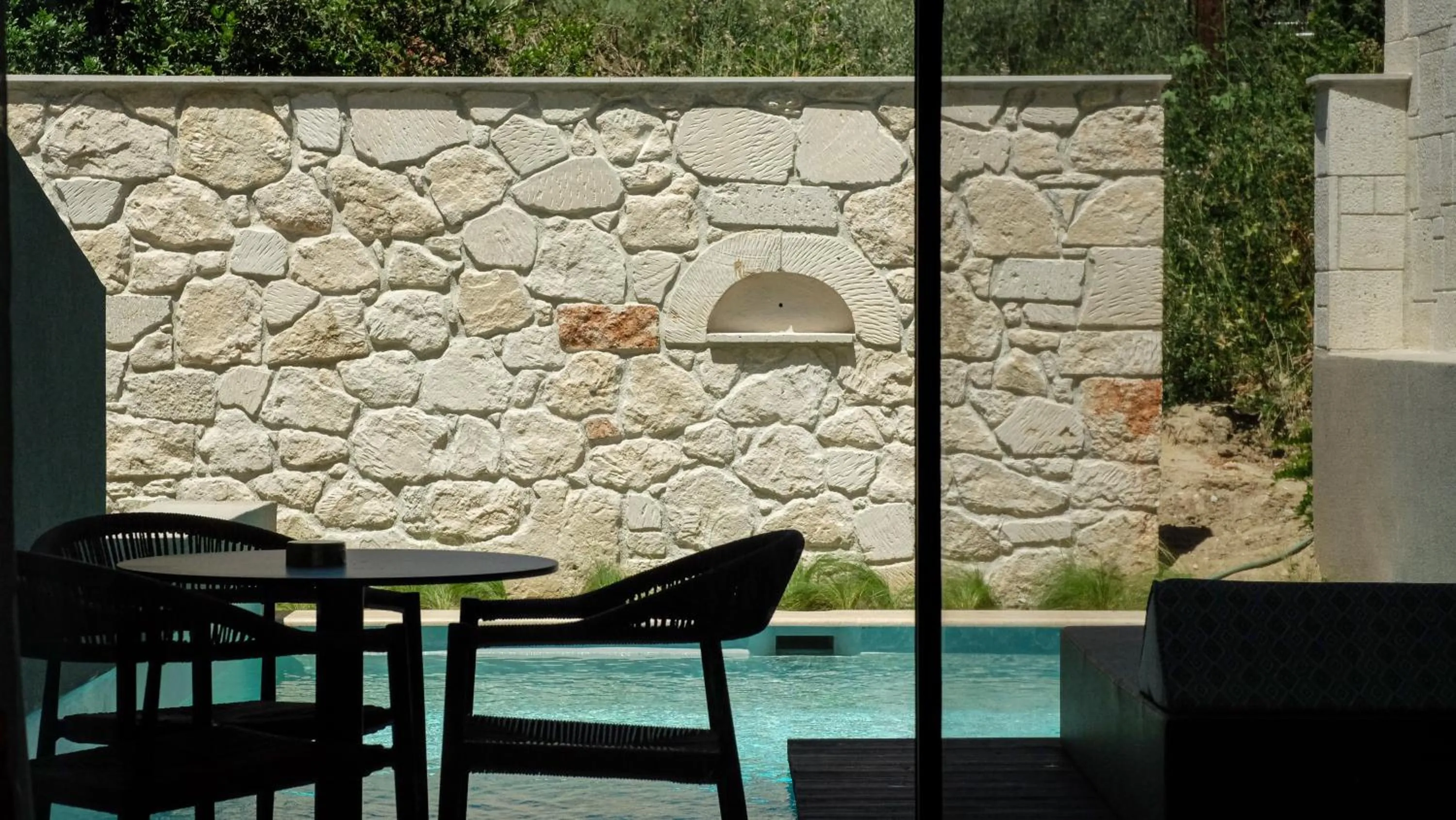 Swimming pool in Royal Hotel and Suites