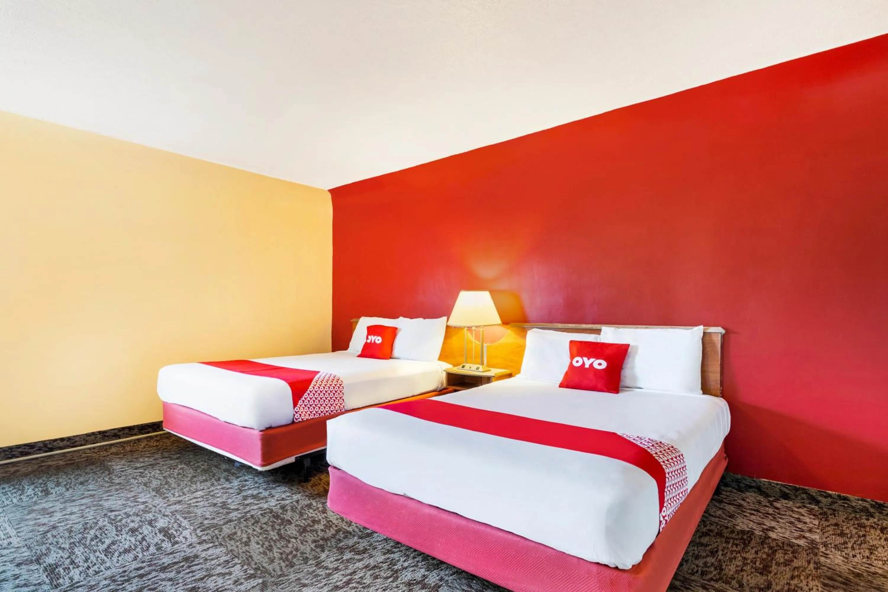 Bedroom in OYO Hotel North Lima OH - Boardman