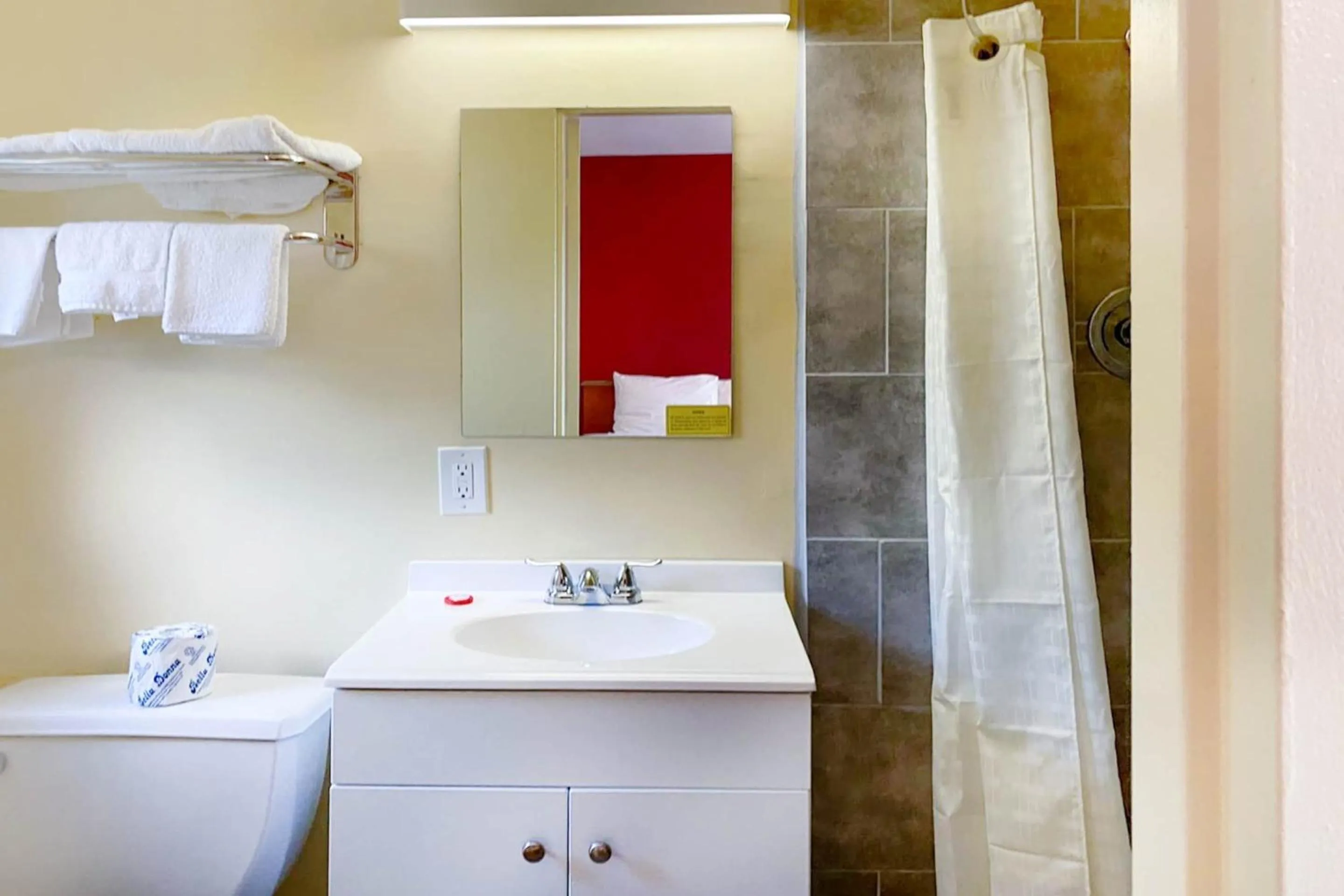 Bathroom in OYO Hotel North Lima OH - Boardman