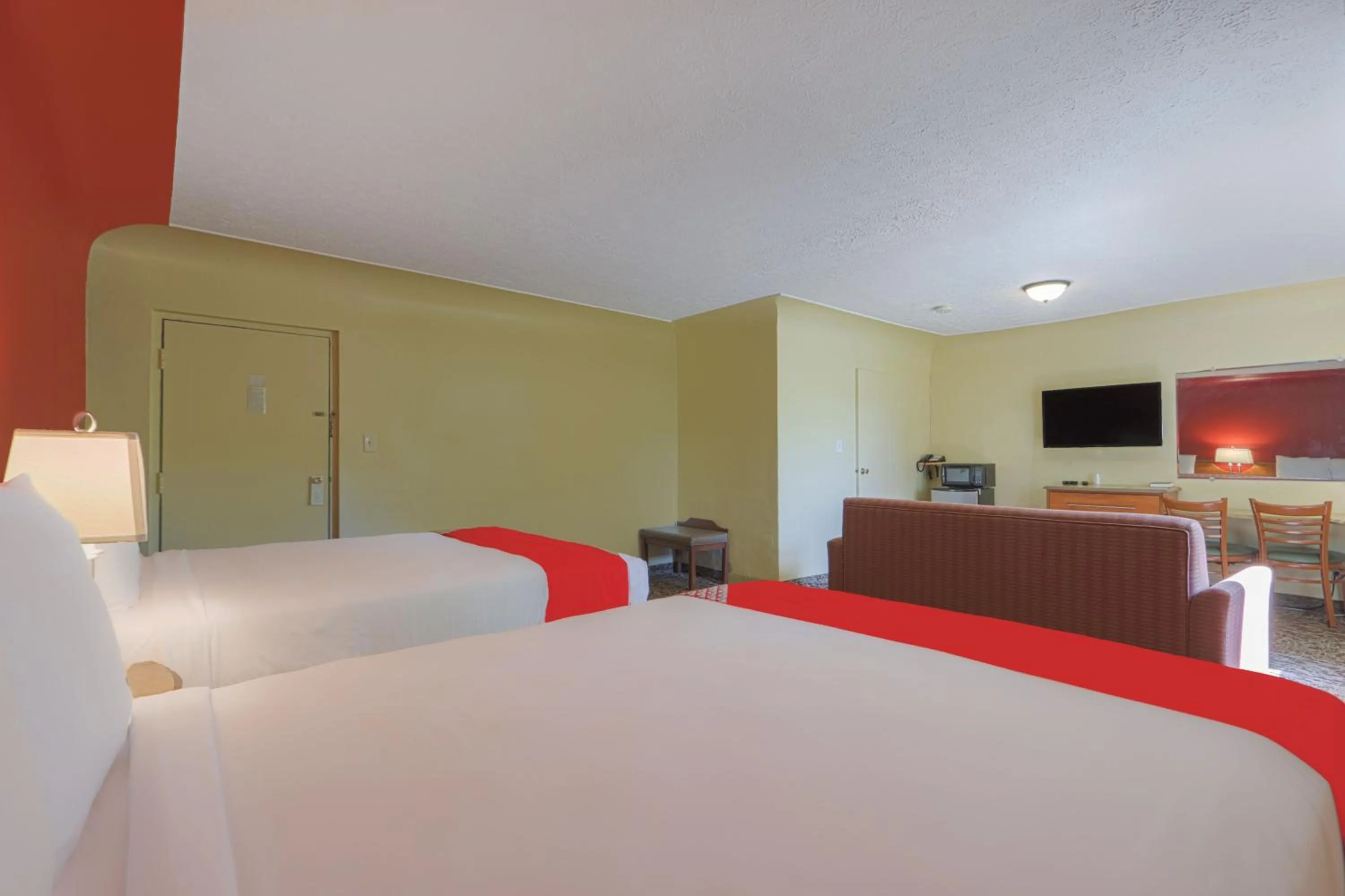 Bedroom in OYO Hotel North Lima OH - Boardman