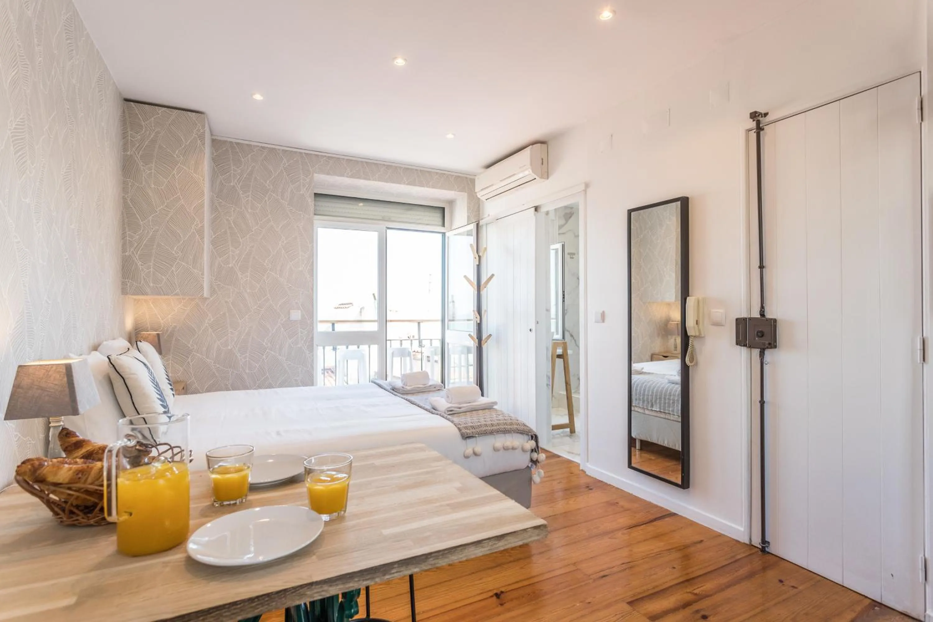 Alfama Vintage Studio Apartment w/ RiverView - by LU Holidays