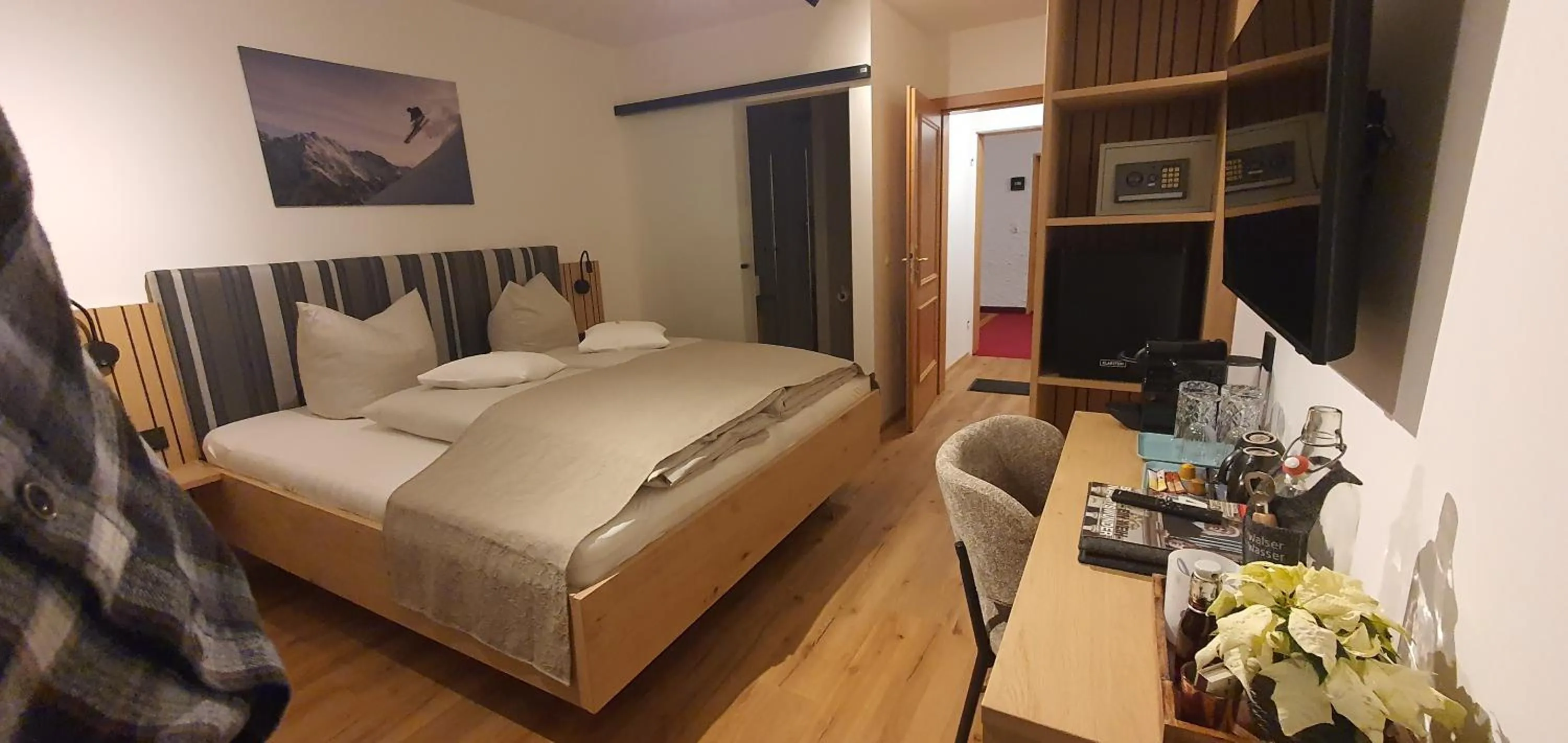 Bed in Haller's Posthotel