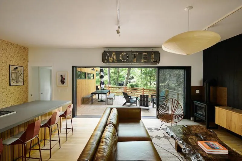 Living room in Woodstock Way Hotel