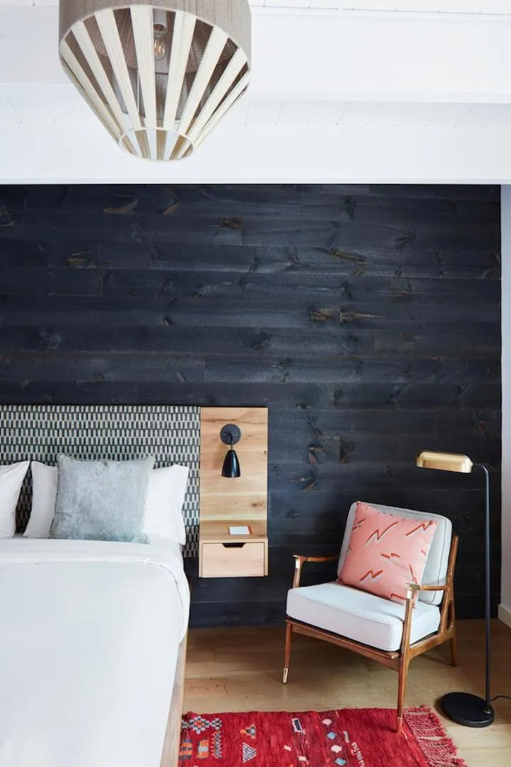 Bedroom, Bed in Woodstock Way Hotel