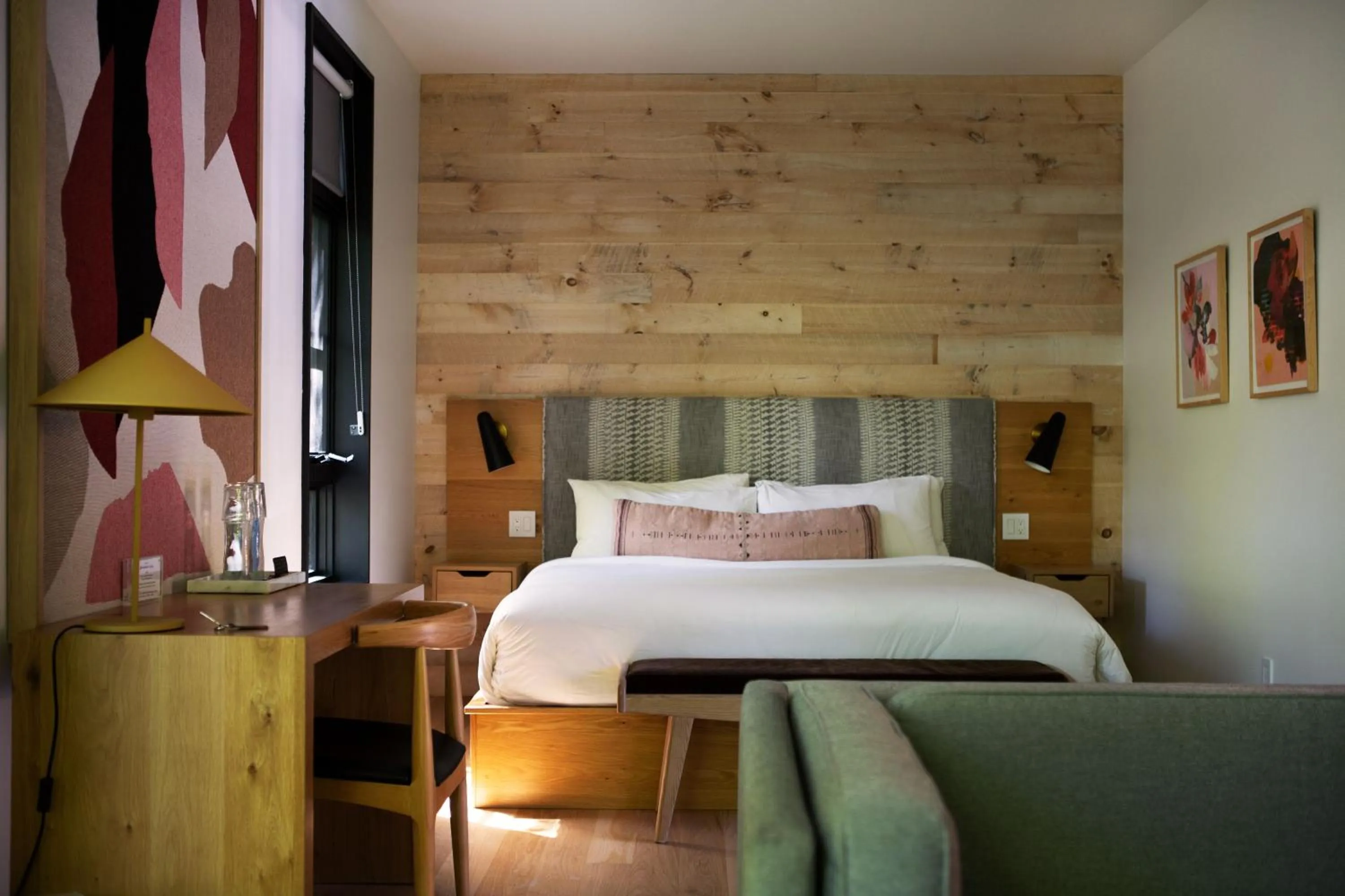 Bed in Woodstock Way Hotel