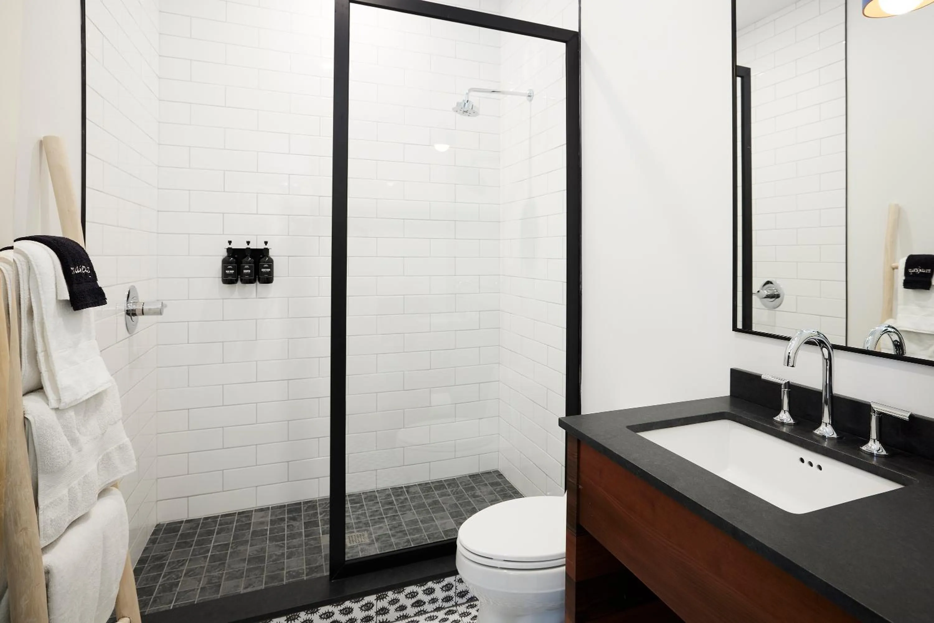 Bathroom in Woodstock Way Hotel