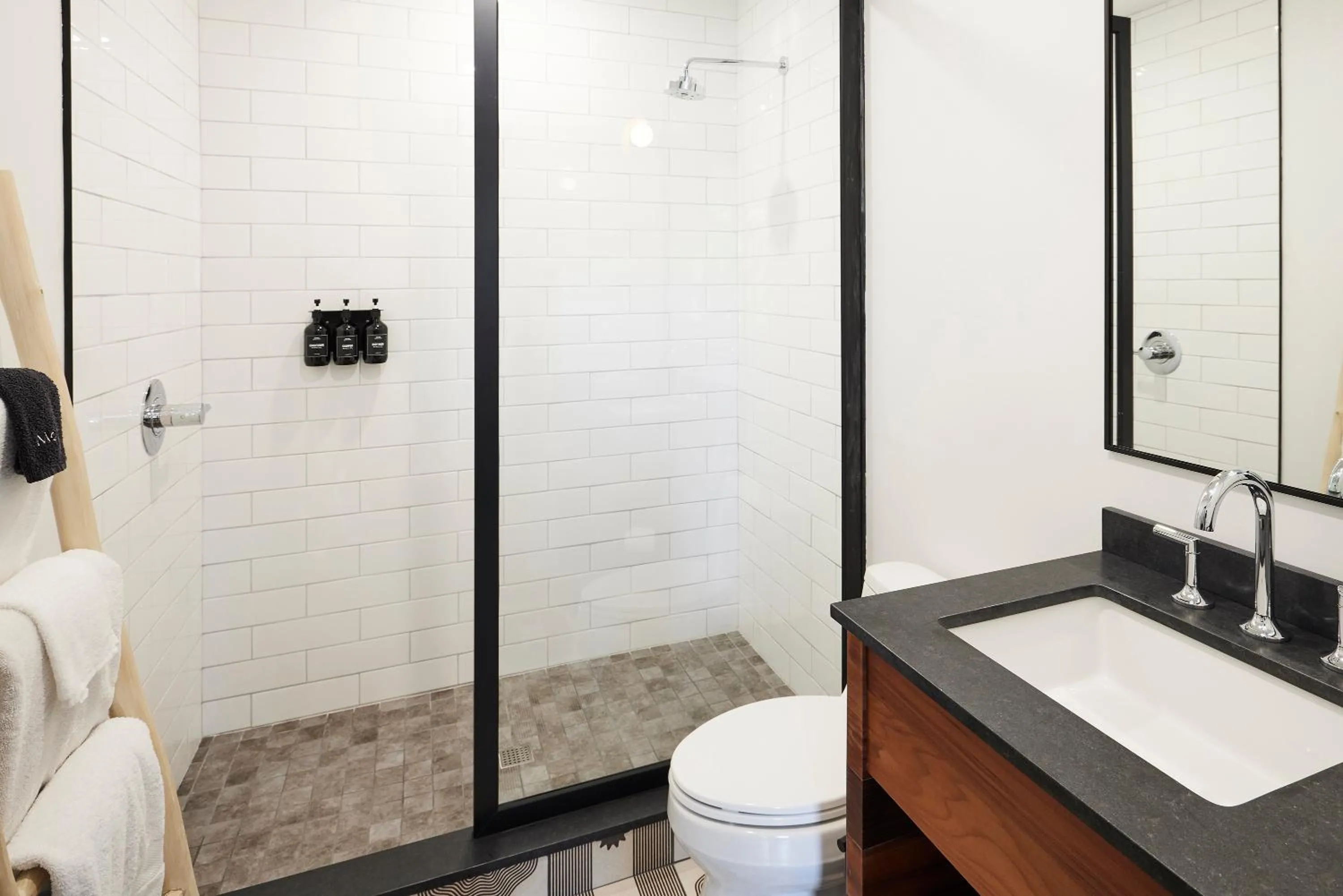 Bathroom in Woodstock Way Hotel