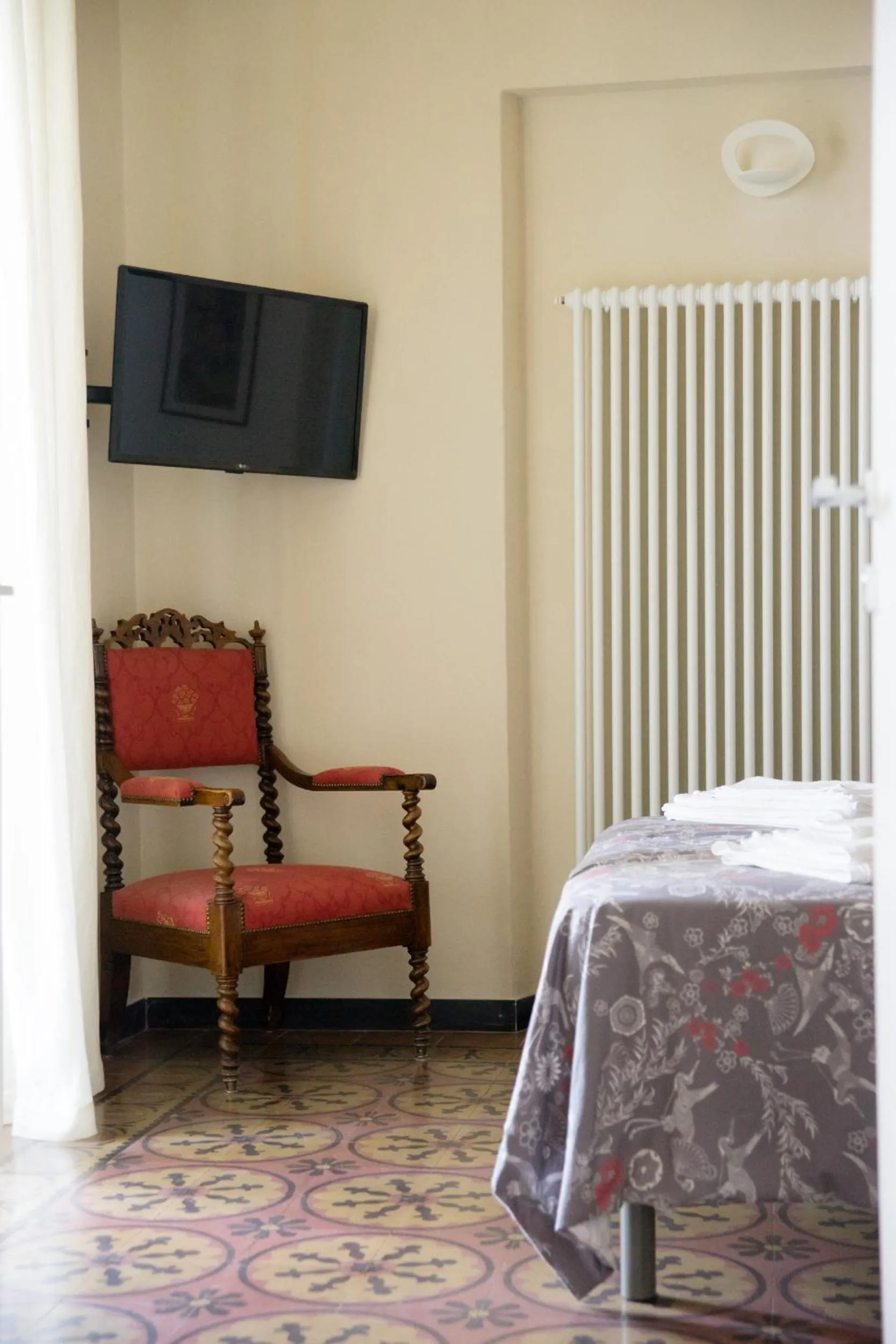 Decorative detail, Bed in BB CÀ DE MÂ