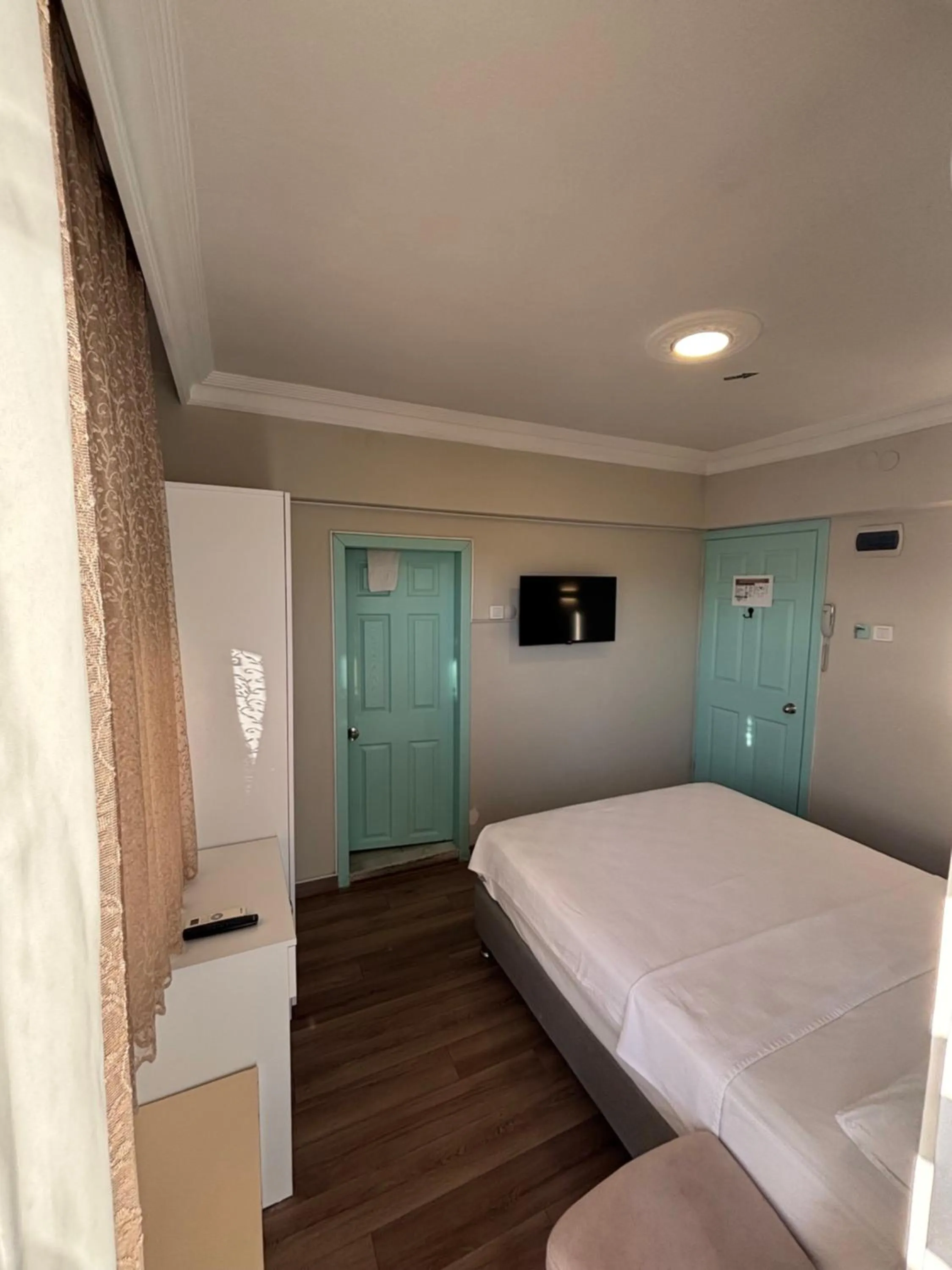 Bed in Hikmethan Otel