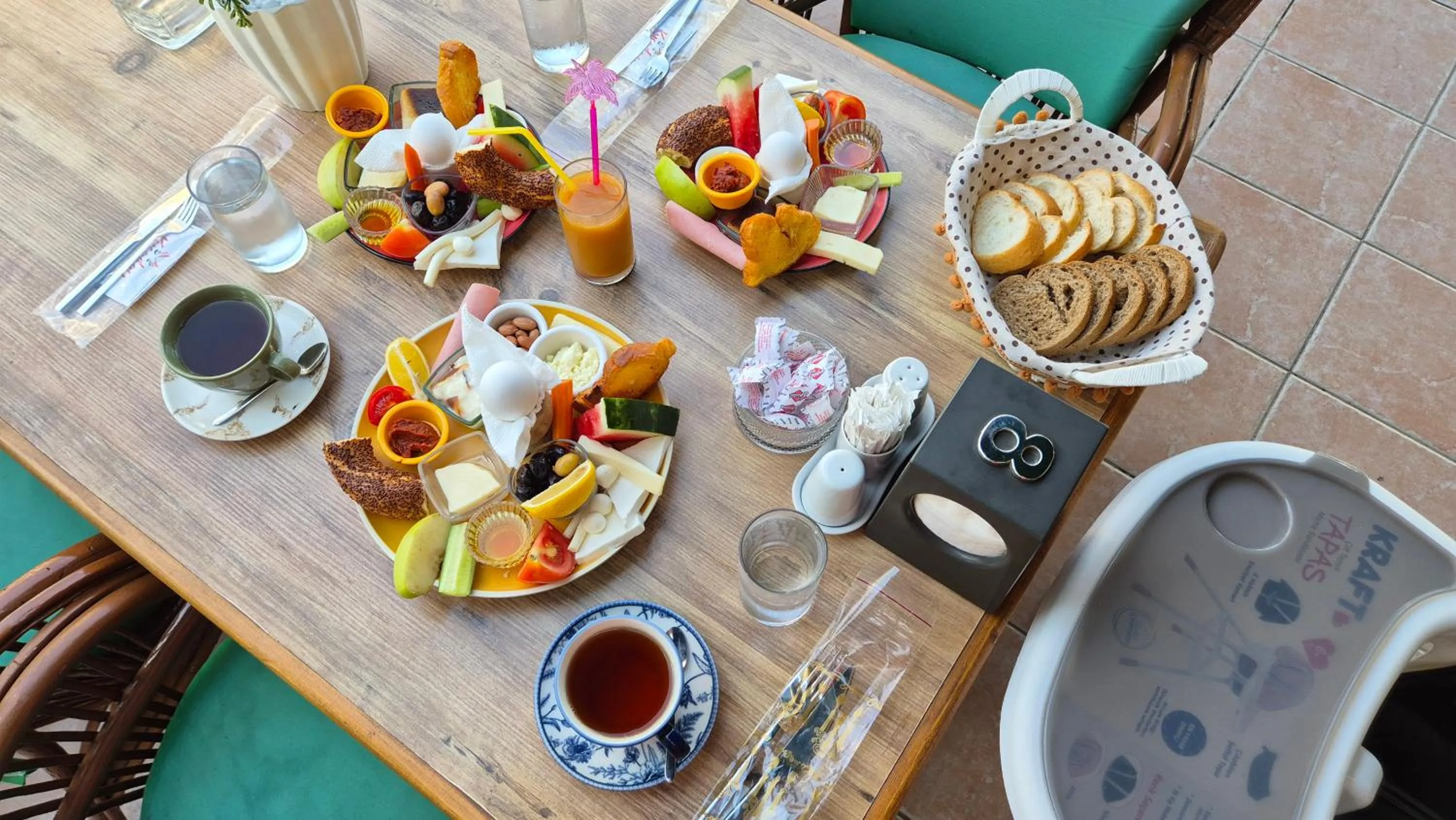 Breakfast in Hikmethan Otel