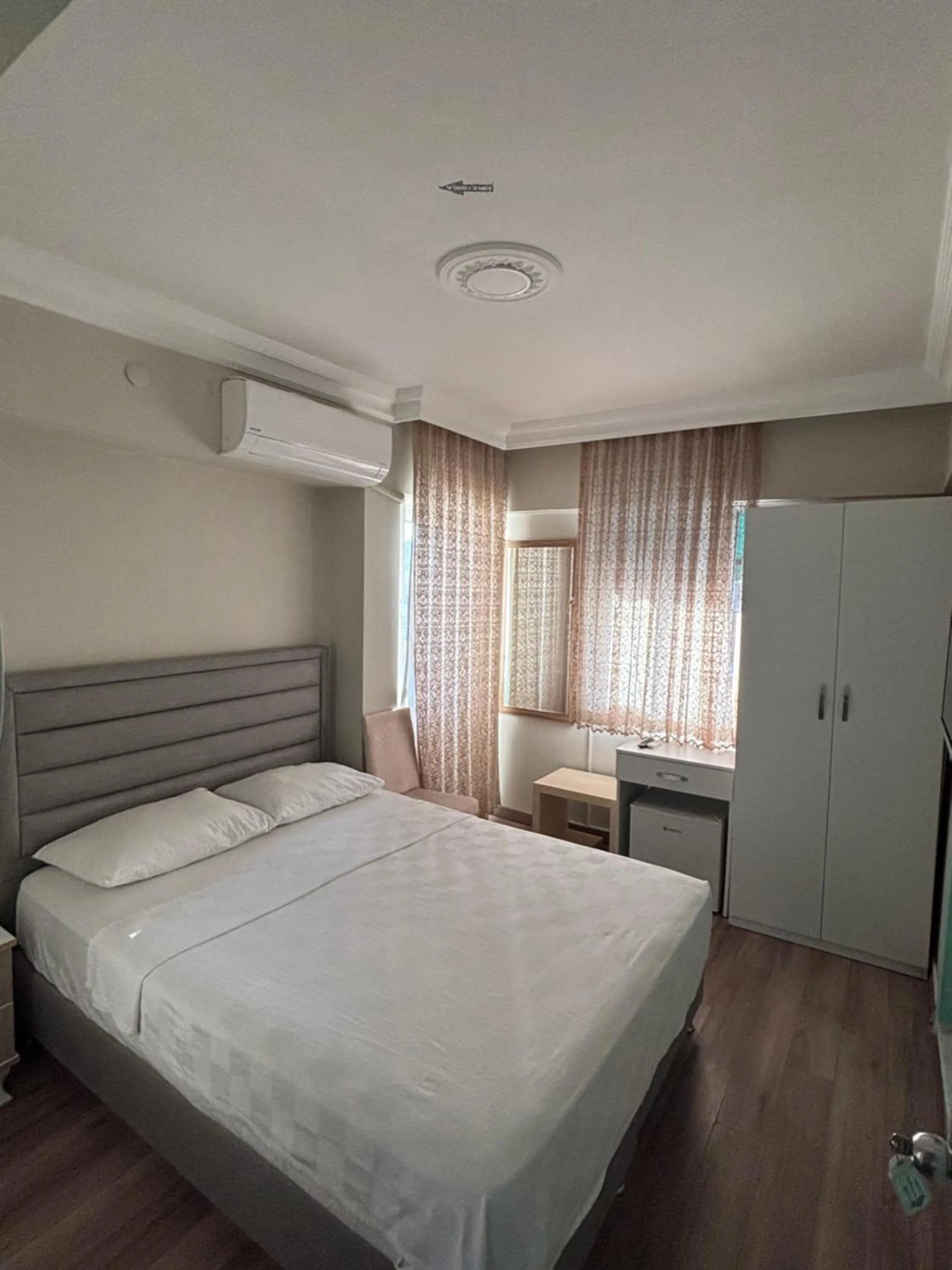 Bed in Hikmethan Otel